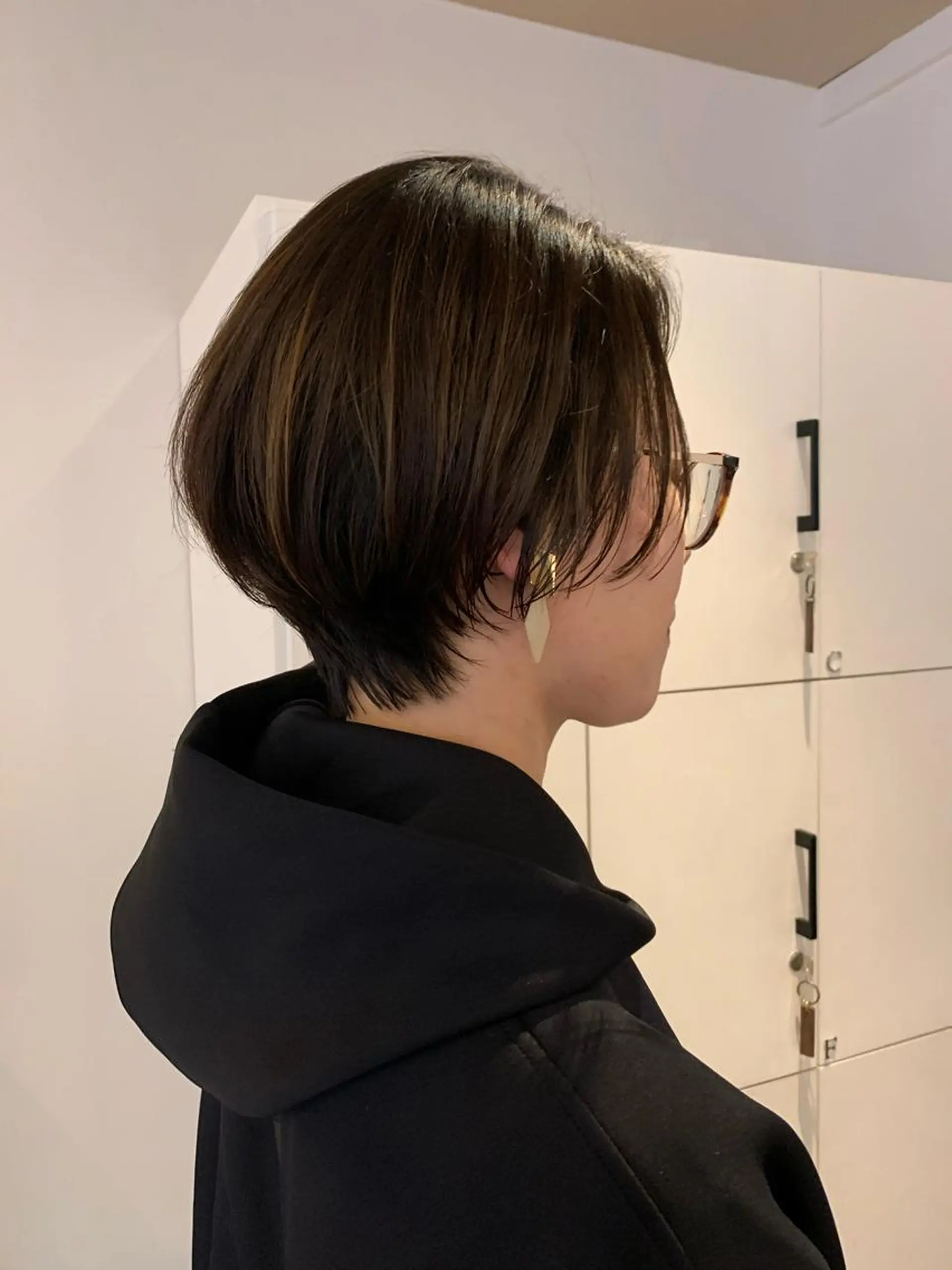 ショート カラー ハンサムショート ハイライトカラー ハイライト ショートヘア SALOWIN梅田茶屋町店所属・ウルフレイヤーカット /チヒロのヘアスタイル