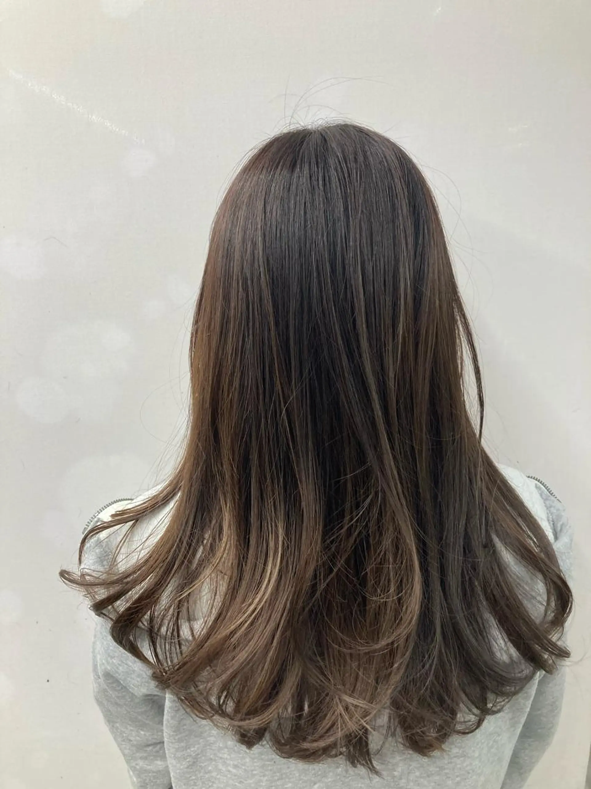 ロング カラー ベージュカラー ミルクティーベージュ カット ヘアカラー トリートメント ブリーチ&似合せボブ 田中寛十のヘアスタイル