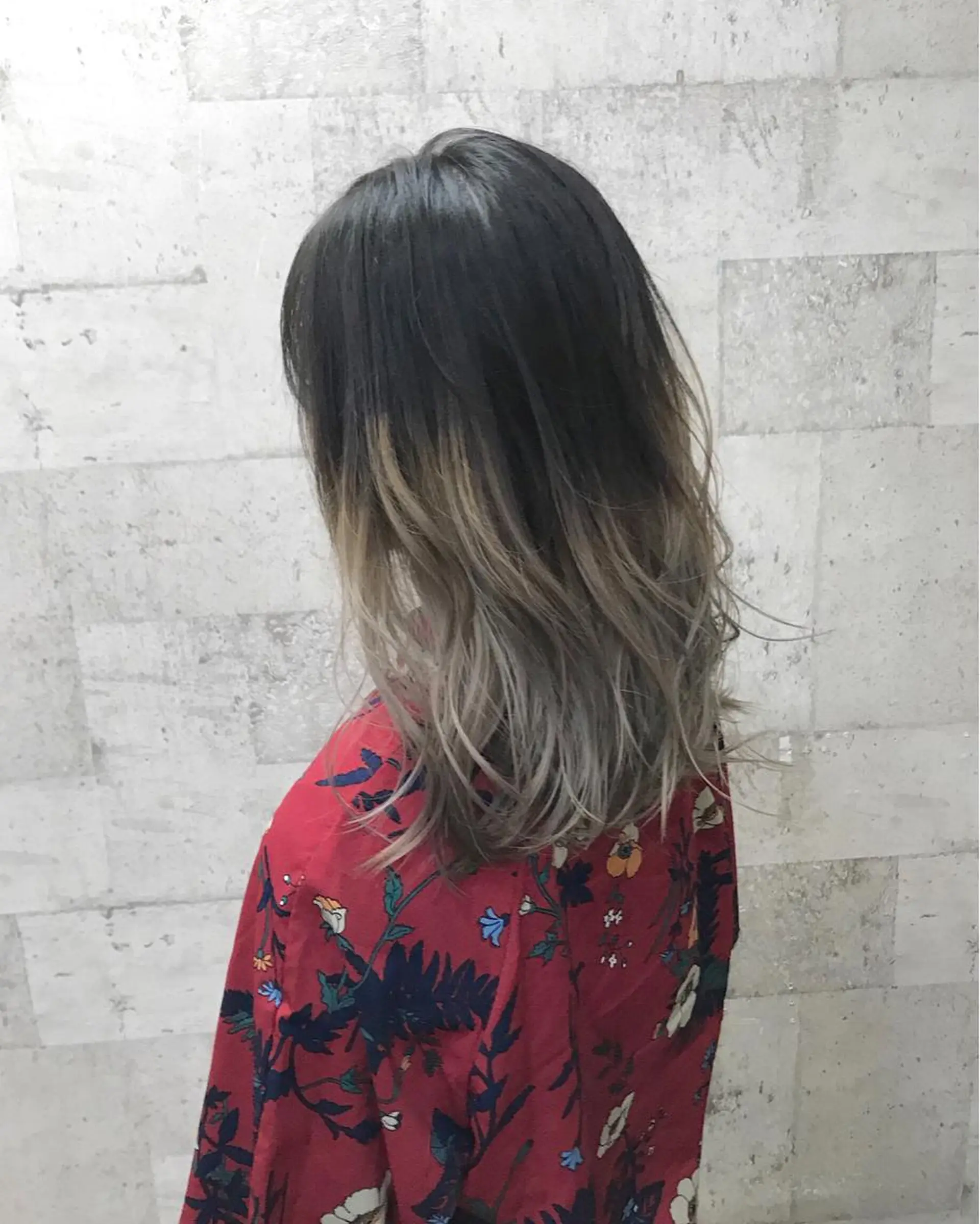 ミディアム カラー ベージュカラー ブリーチ グラデーションカラー インナーカラー/天神 ブリーチ/吉田のヘアスタイル