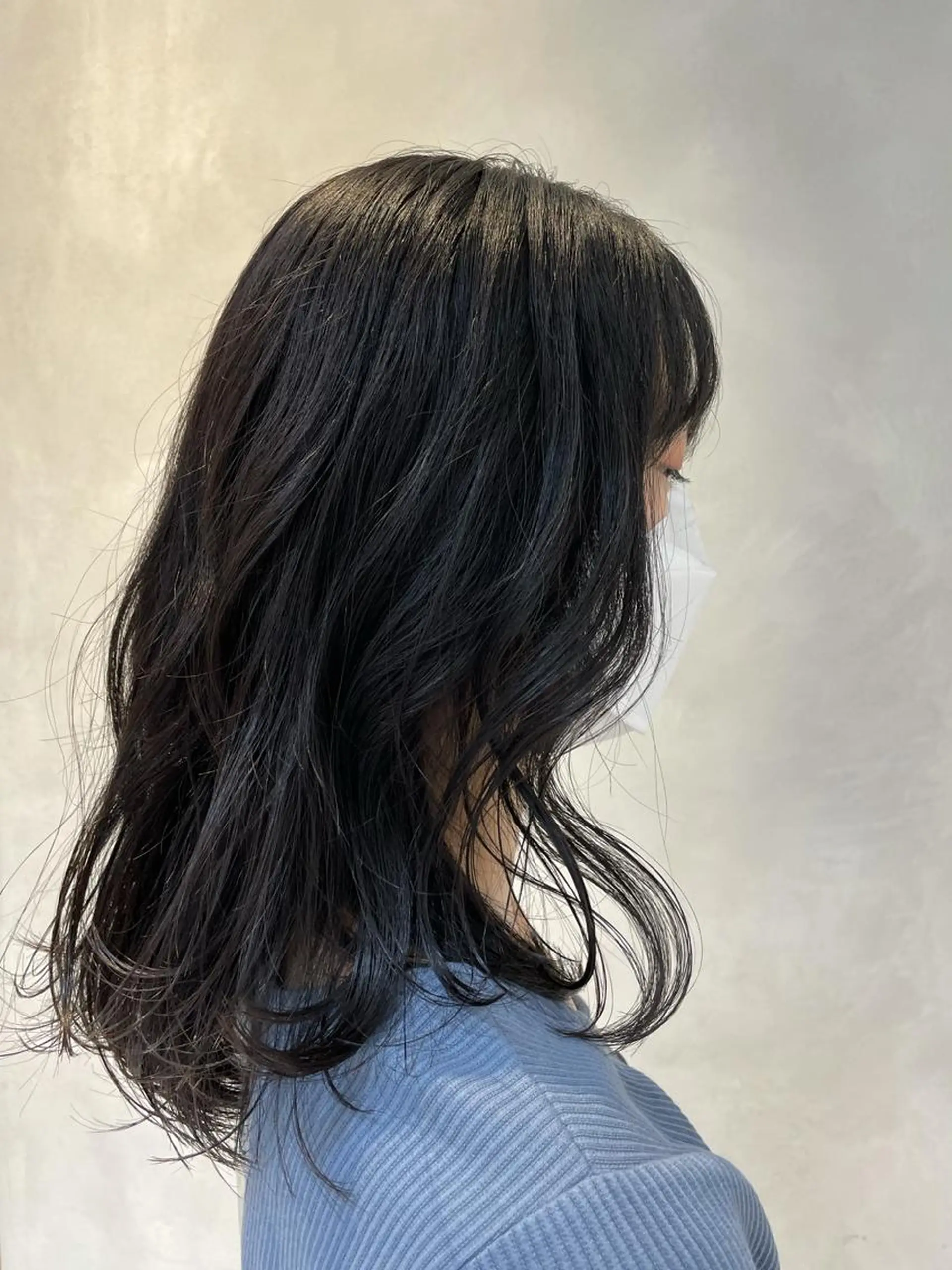 セミロング カラー 黒髪 ブルーカラー ブルーブラック 透明感カラー 若林 良のヘアスタイル