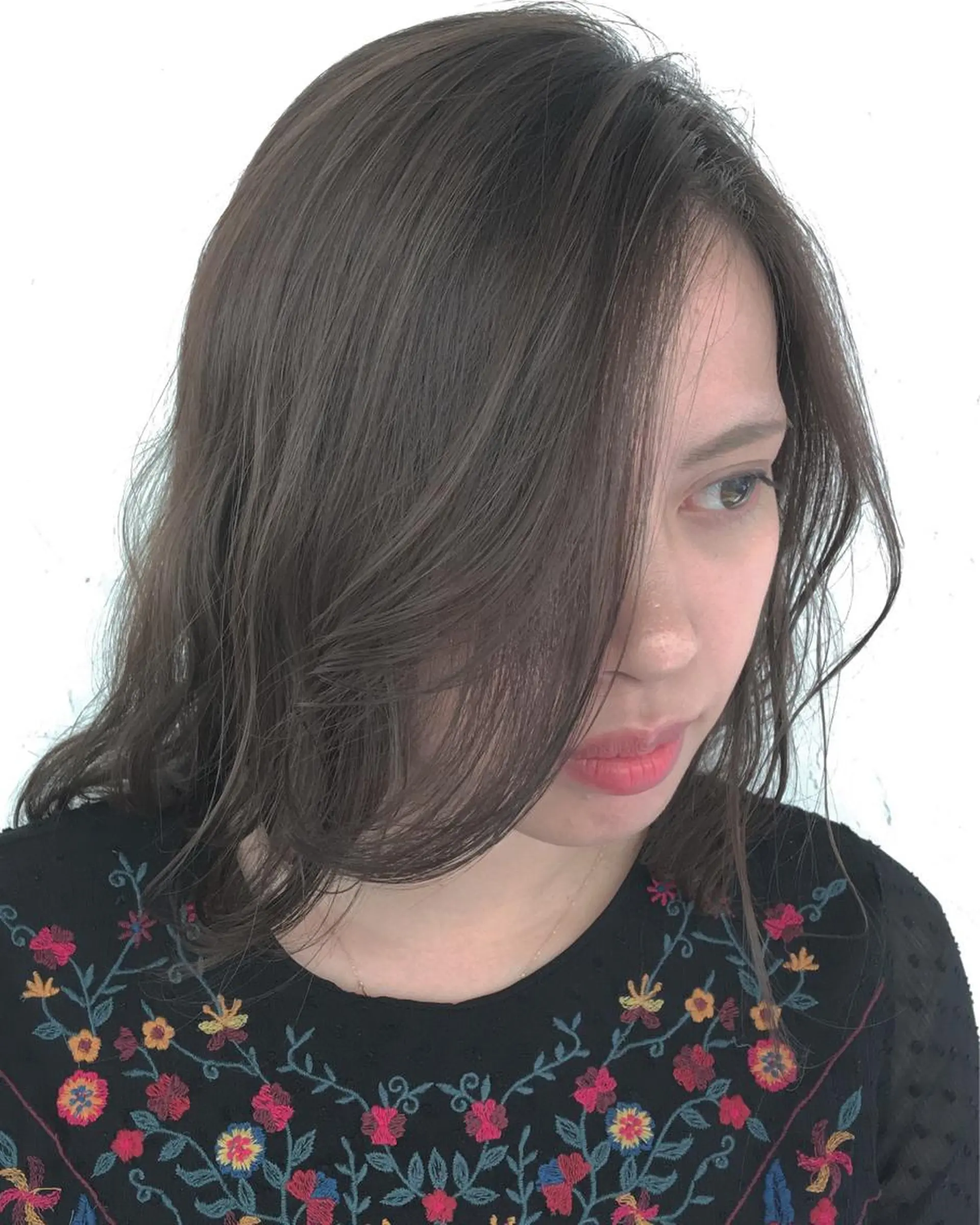 セミロング カラー パーマ ヘアアレンジ グレージュ エグチ アキラのヘアスタイル