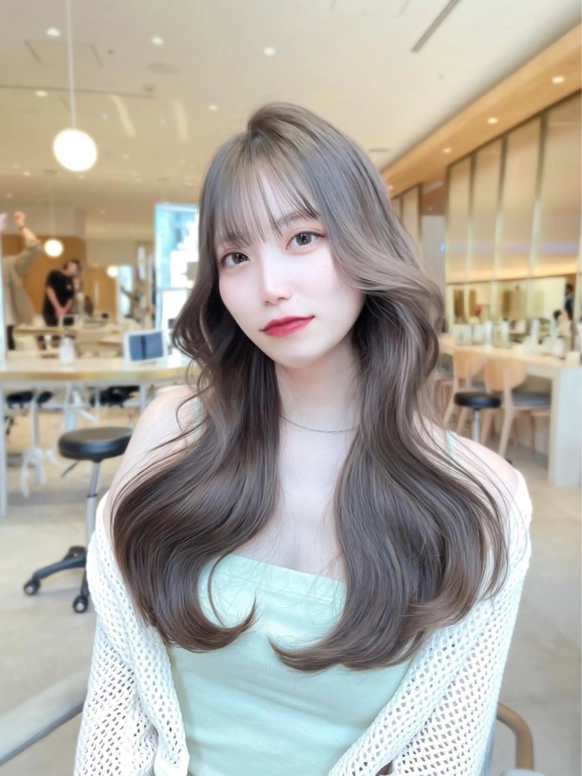 ロング くびれヘア かきあげバング 似合わせカット 小顔カット ワンホンヘア カット ヘアカラー トリートメント ボブパーマ ウルフパーマのヘアスタイル