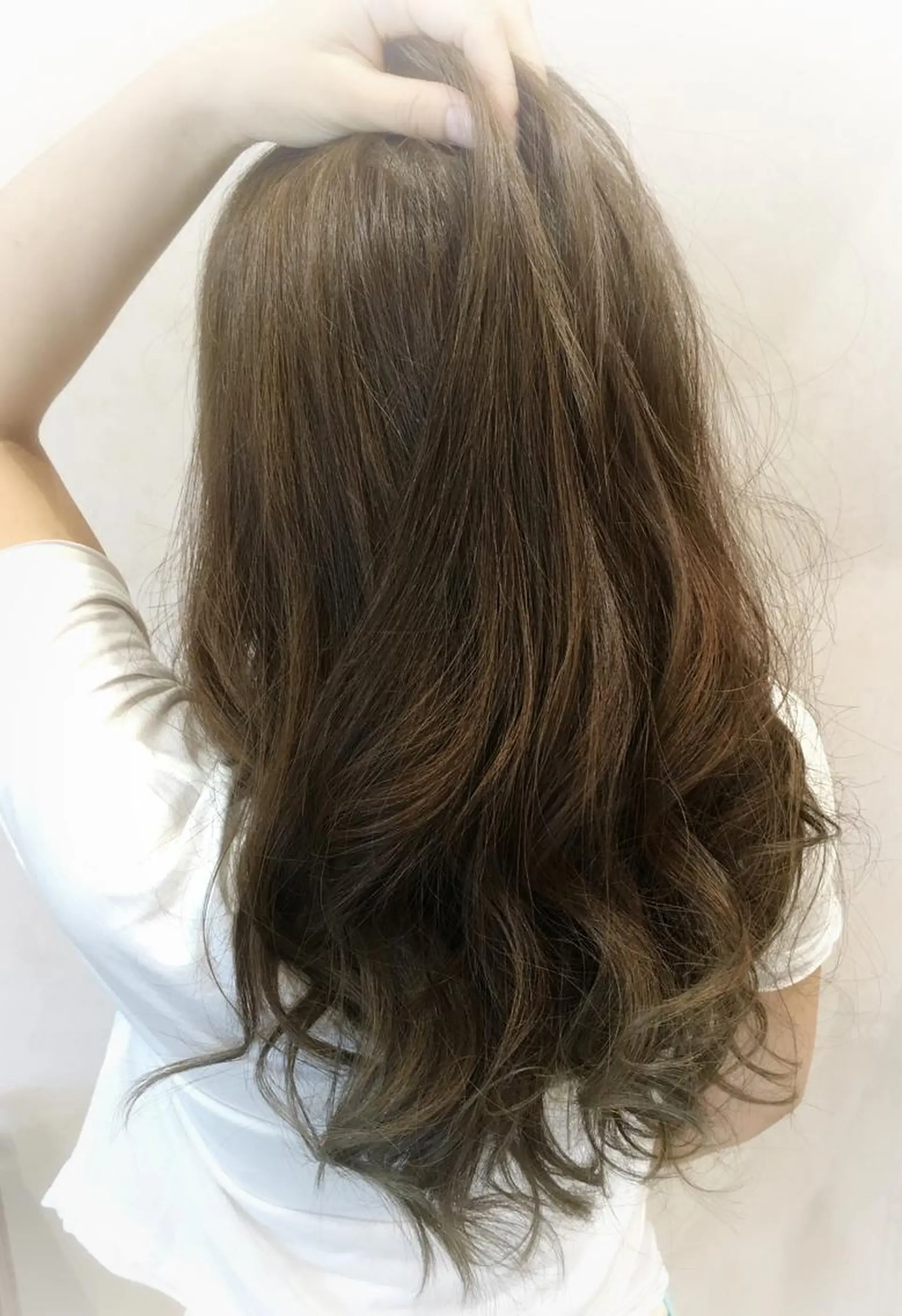 ロング カラー ヘアアレンジ アッシュ ブリーチ ブリーチなしカラー 外国人風カラー TAKA 髪質改善のヘアスタイル
