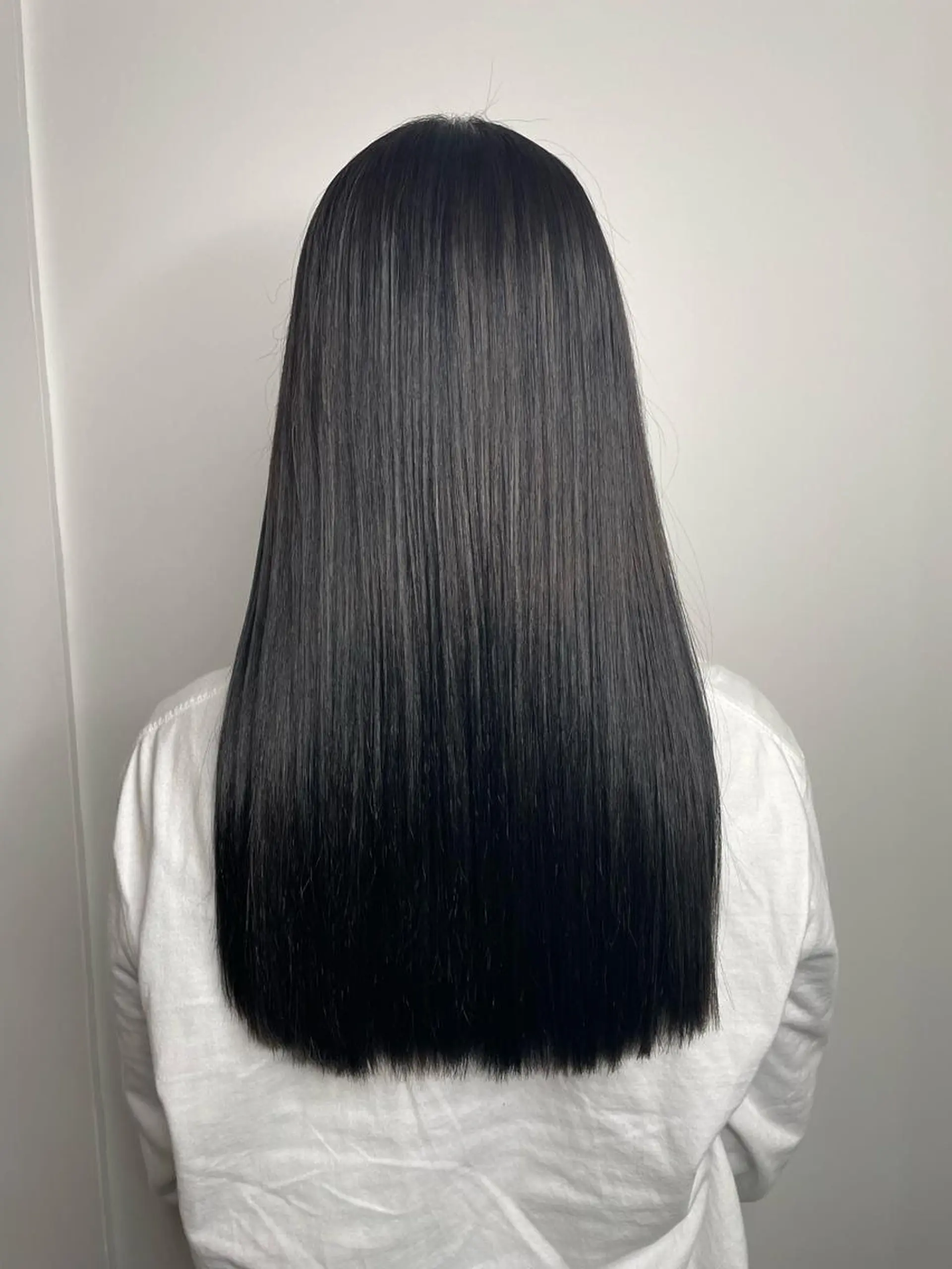 ロング カラー 黒髪 ブルーカラー ブルーブラック キルンサンピアン所属・ナチュラルカラー 児玉優香のヘアスタイル