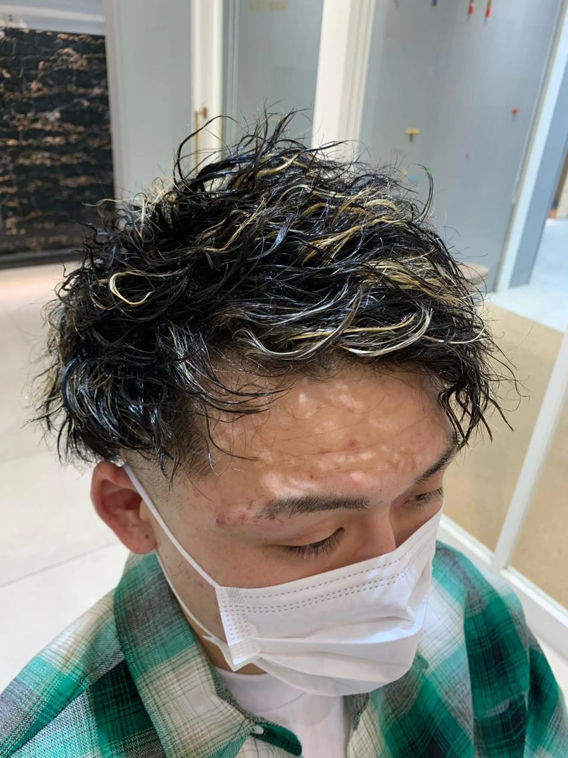 カラー パーマ メンズ メンズブリーチ フェードカット メンズハイライト メンズメッシュ メンズパーマ ヘアカラー パーマ L PLACE所属・L PLACE 丸山一希のヘアスタイル