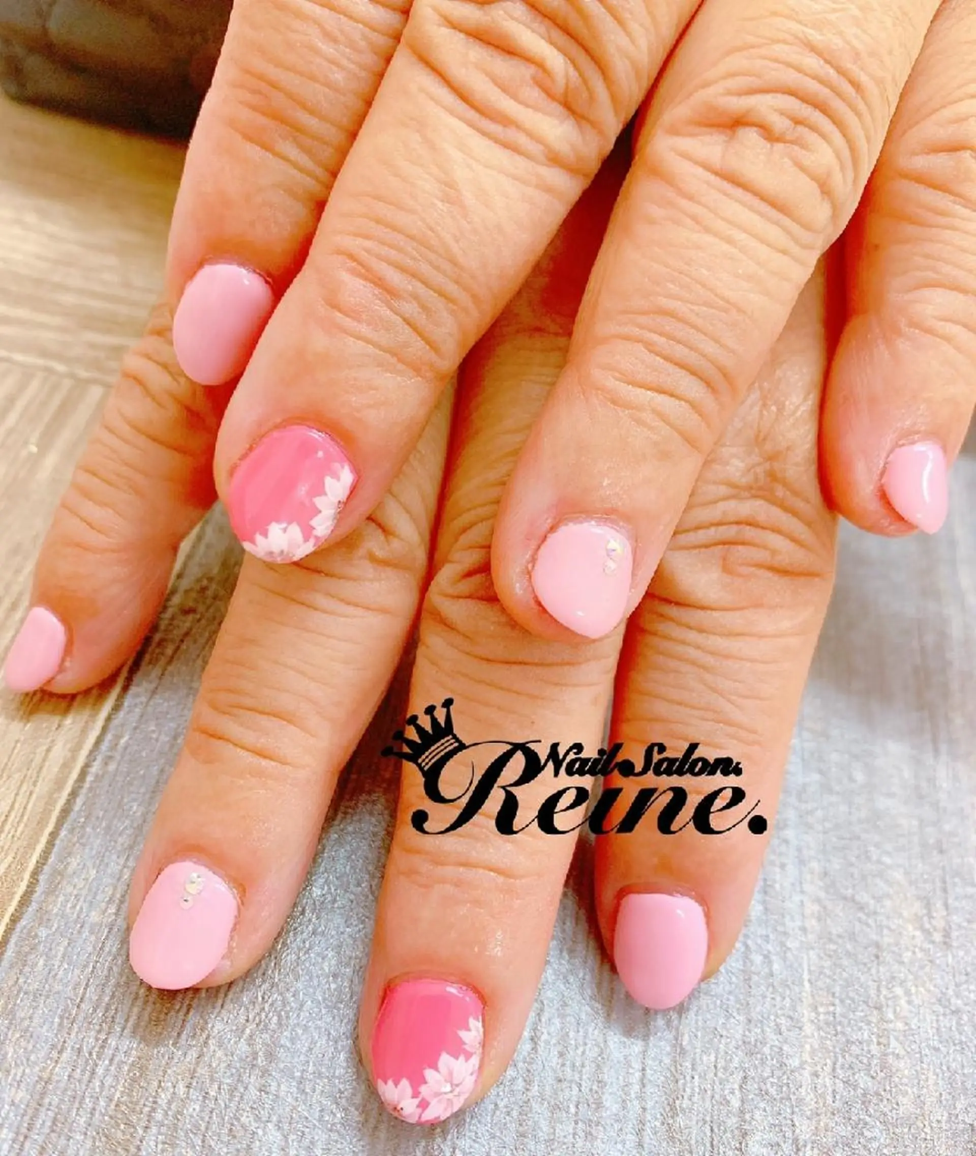 ネイル ピンク Nailsalon Reine所属・玉栄 伶奈のネイルデザイン
