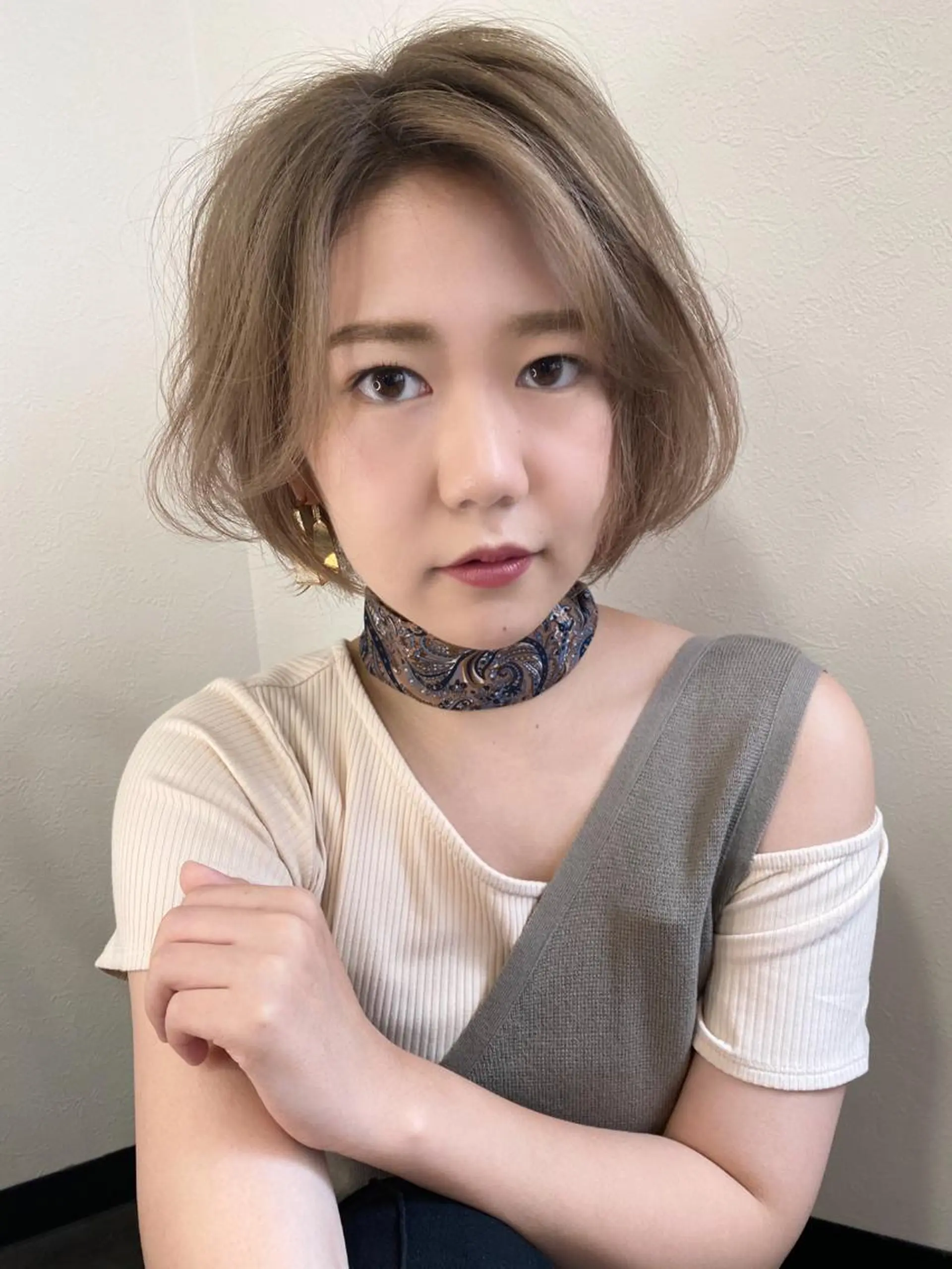 ショート カラー ブリーチ カット ヘアカラー トリートメント 山崎 雄太のヘアスタイル