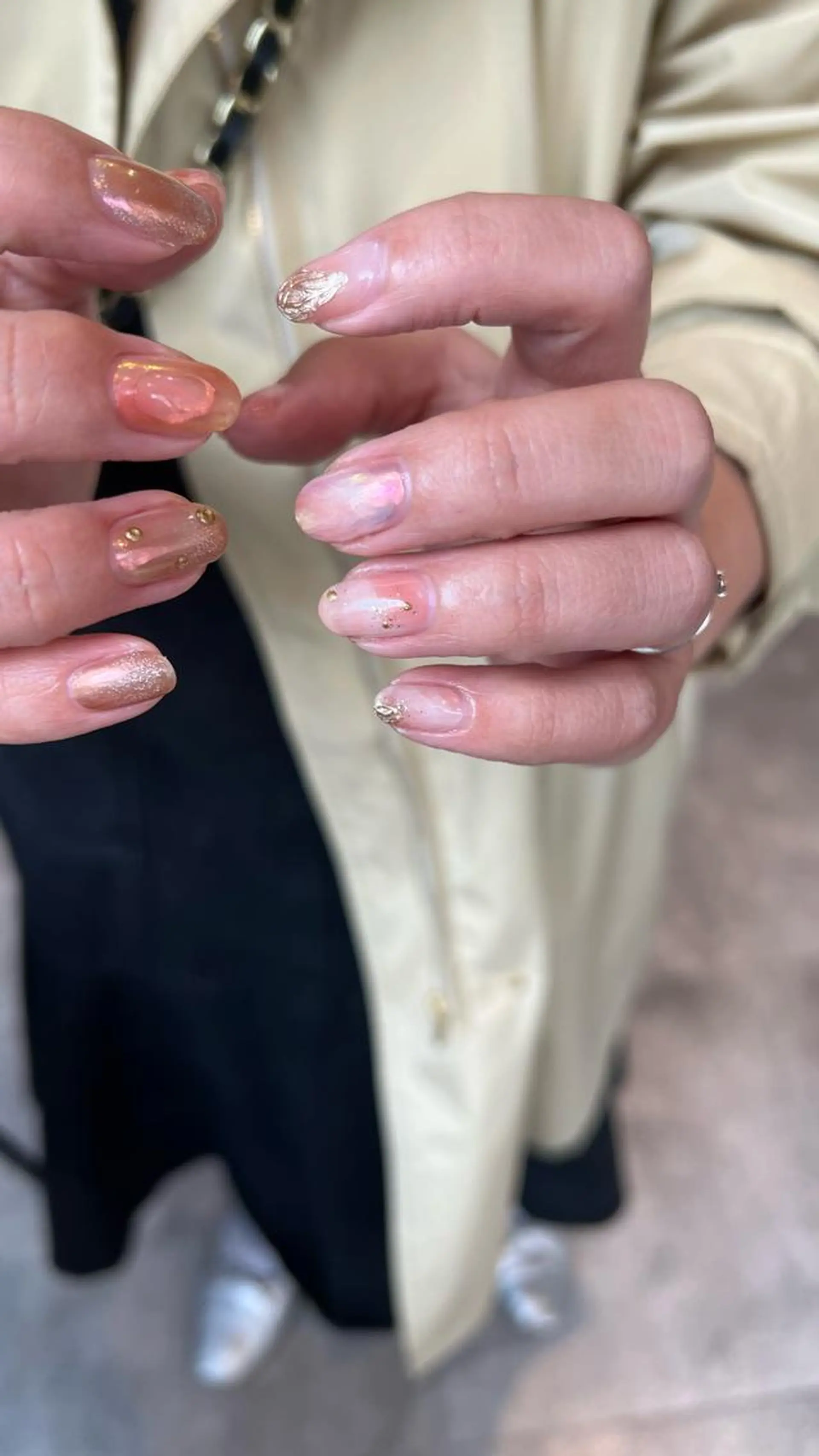 ネイル ミラーネイル ニュアンスネイル ピンク ハンドネイル sode shioriのネイルデザイン