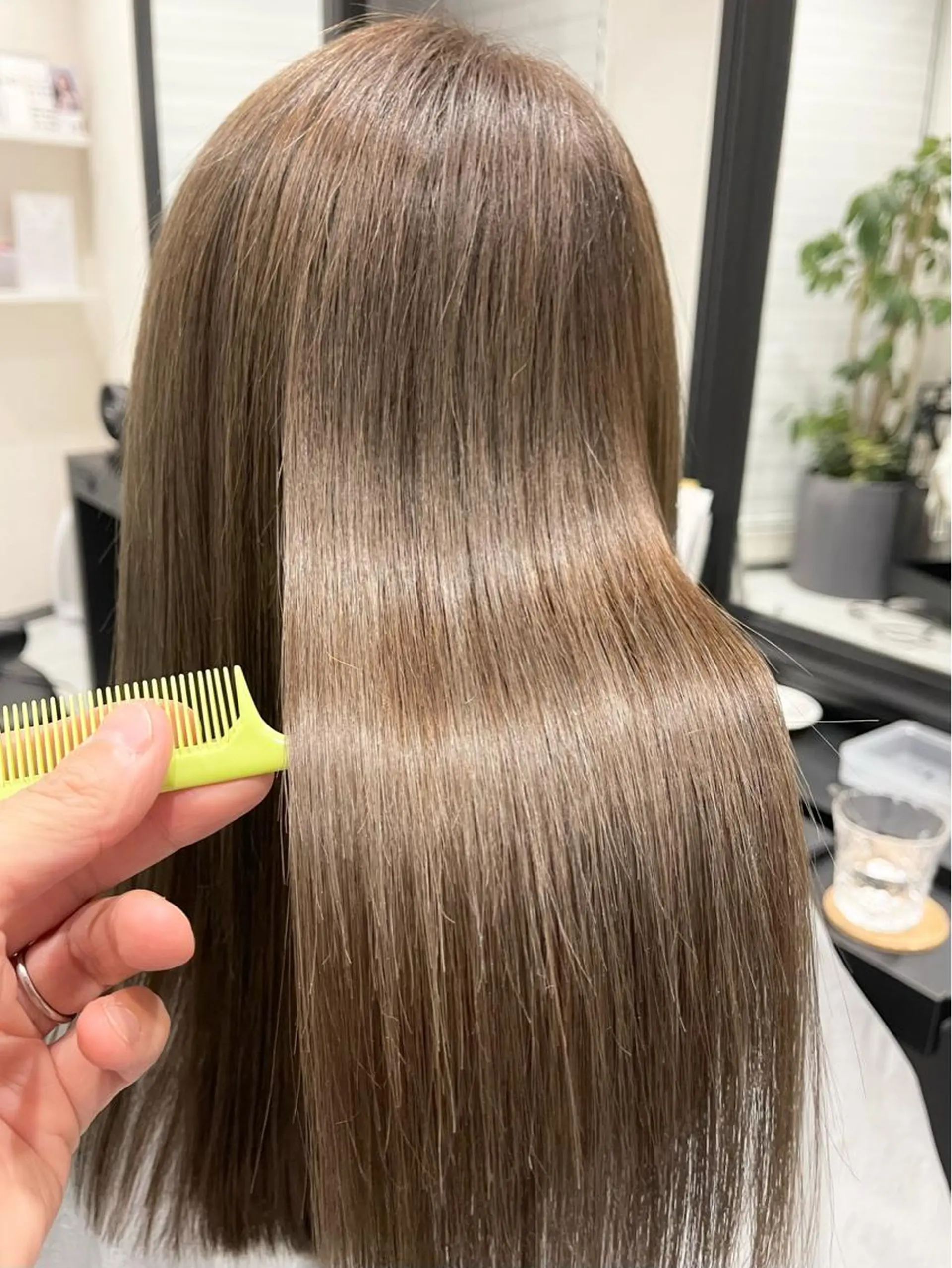 セミロング PERFECTION【パーフェクション】所属・N ミジーのヘアスタイル