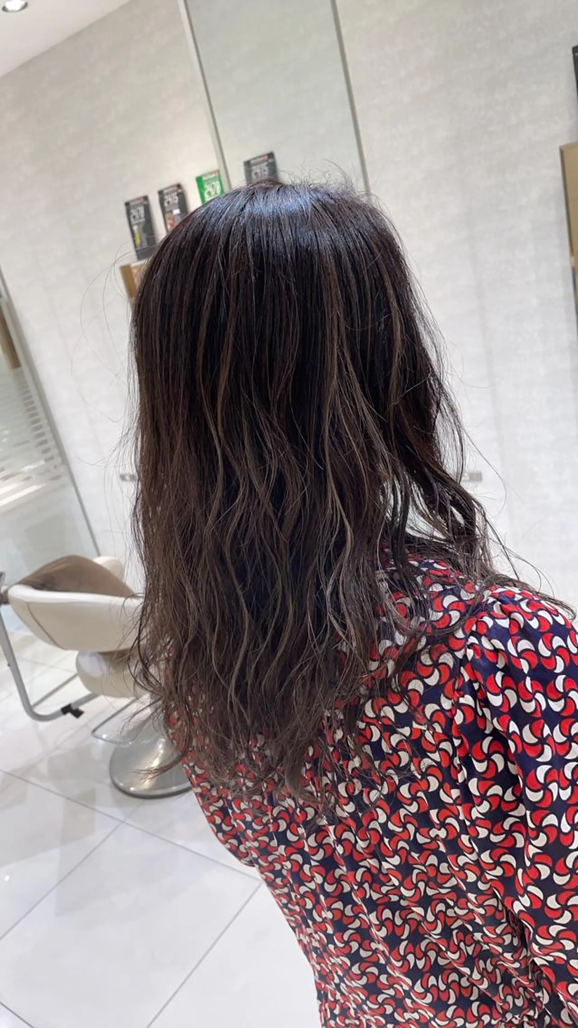 カラー ご新規様限定クーポン あります　桂口　烈闘のヘアスタイル