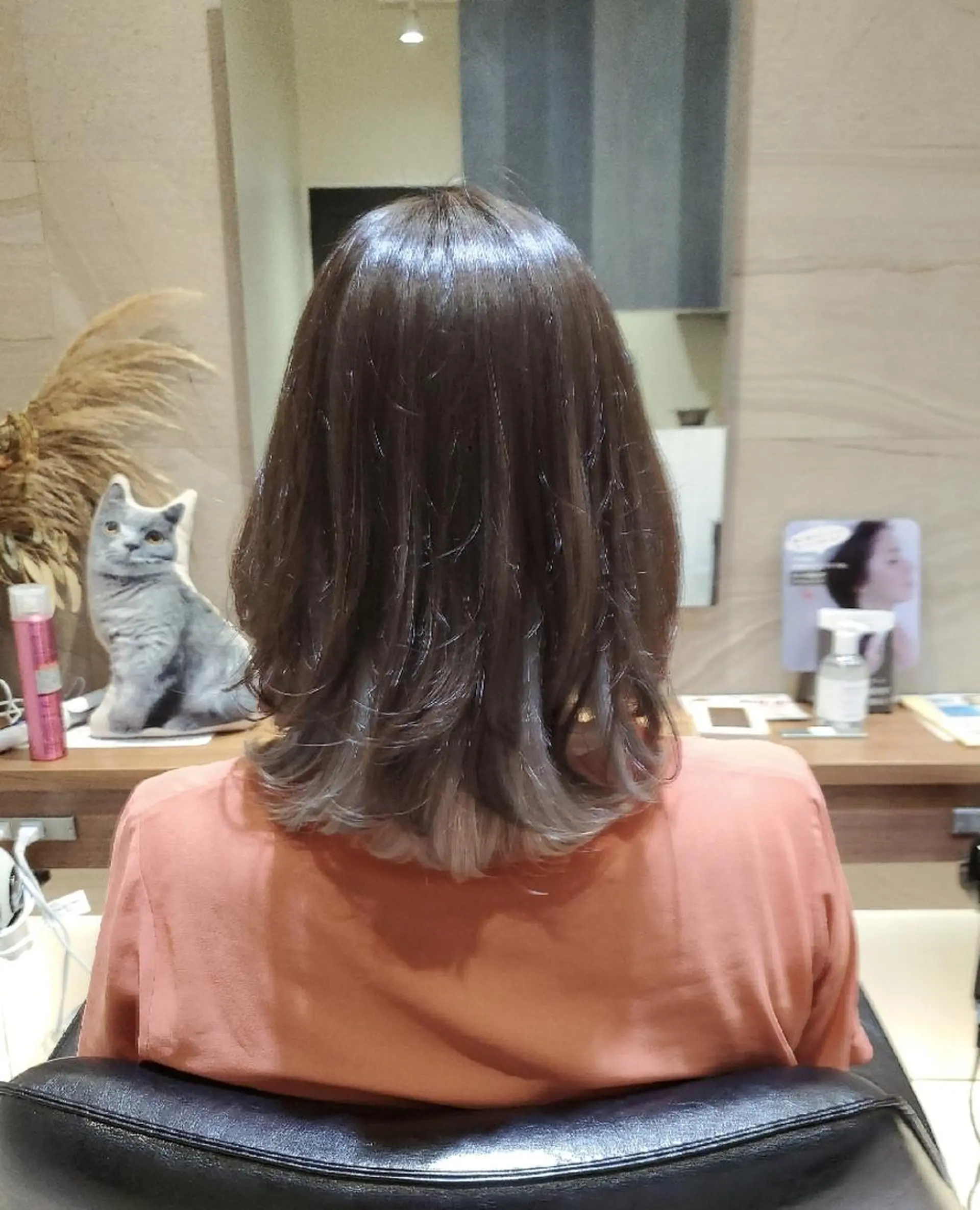 ミディアム カラー ミディアムレイヤー アッシュ インナーカラー レイヤーカット 💎カラー特化💎 長嶺文江💎のヘアスタイル
