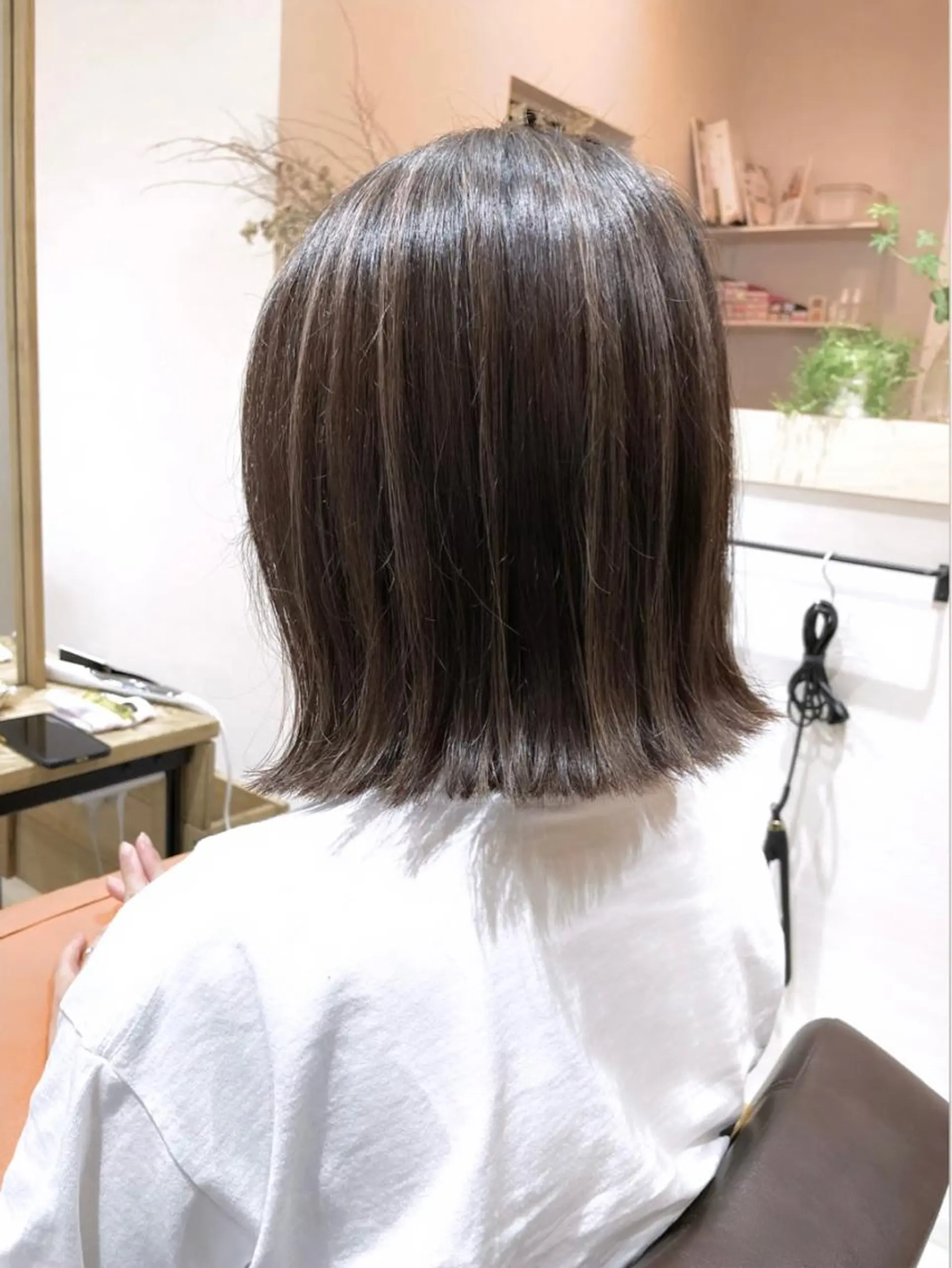 ショート VERBENA所属・ハイライト／艶カラー 大河シンジのヘアスタイル