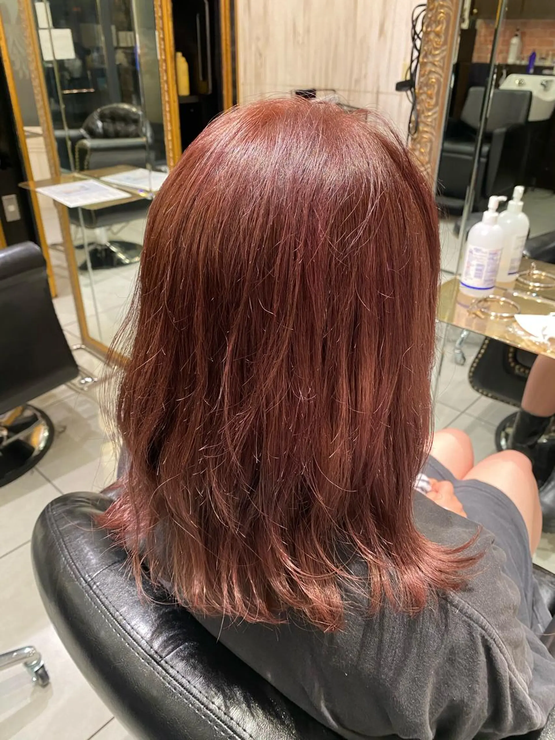 セミロング ピンクブラウン ヘアカラー FENICE on the beach所属・タニ ヒナタのヘアスタイル