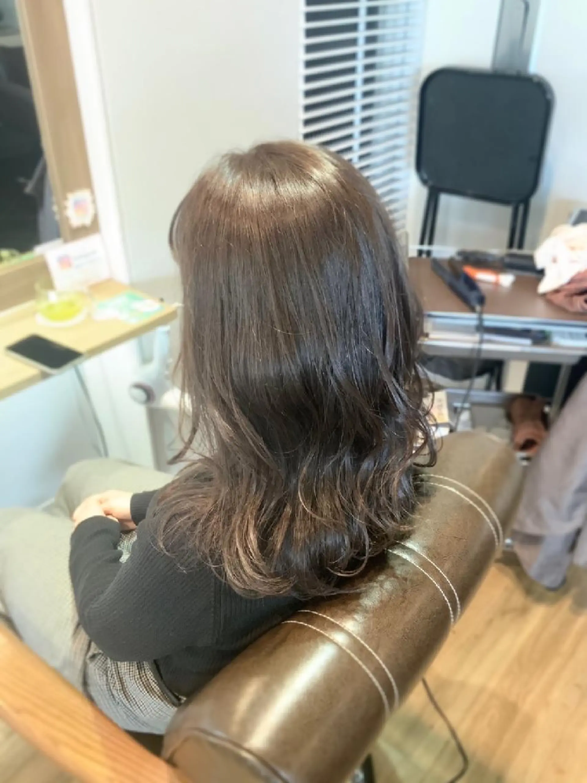カラー アッシュ ベージュカラー ヘアカラー トリートメント 堀 望美のヘアスタイル
