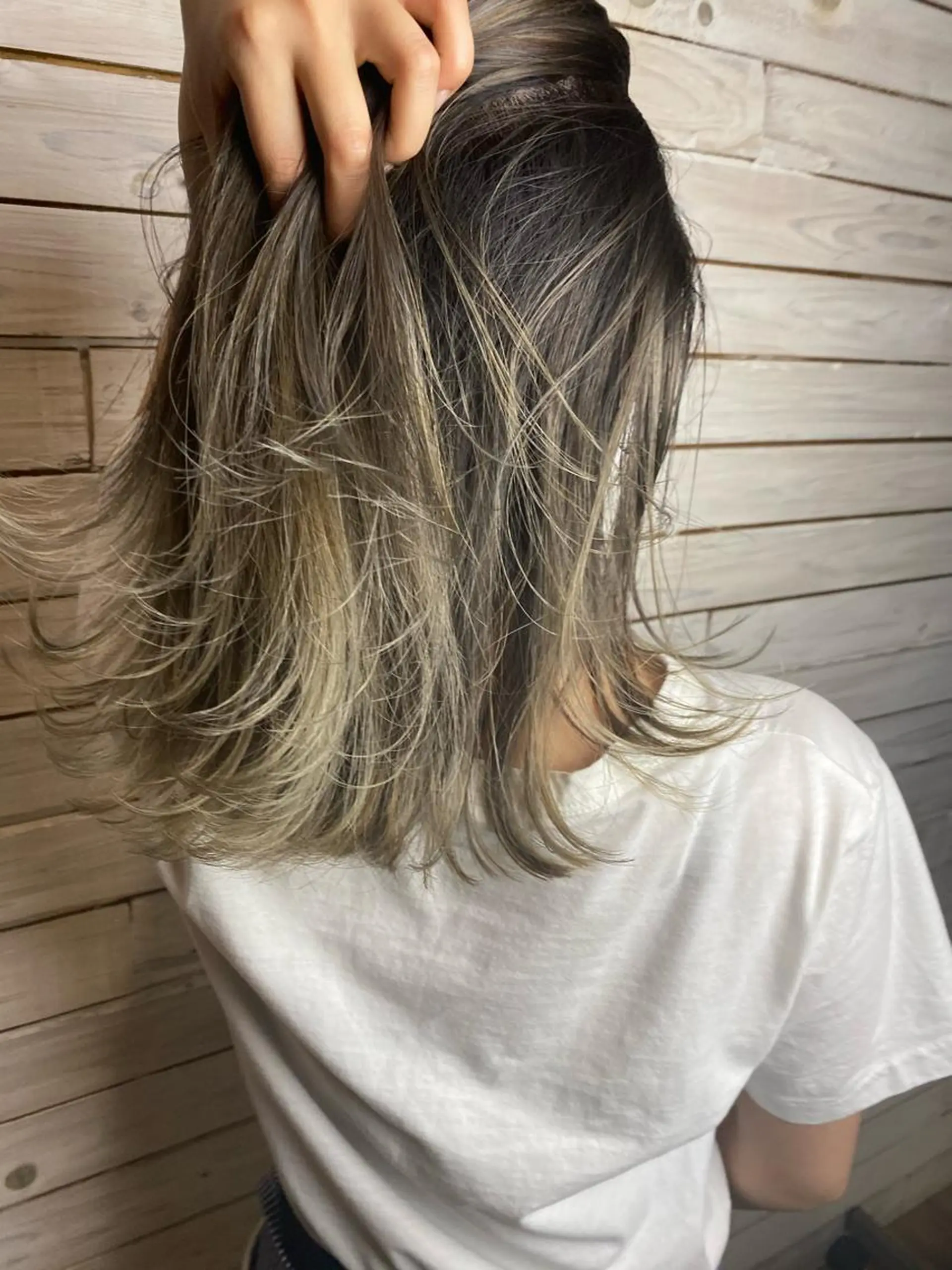 ミディアム ヘアカラー 藤本 彩果のヘアスタイル