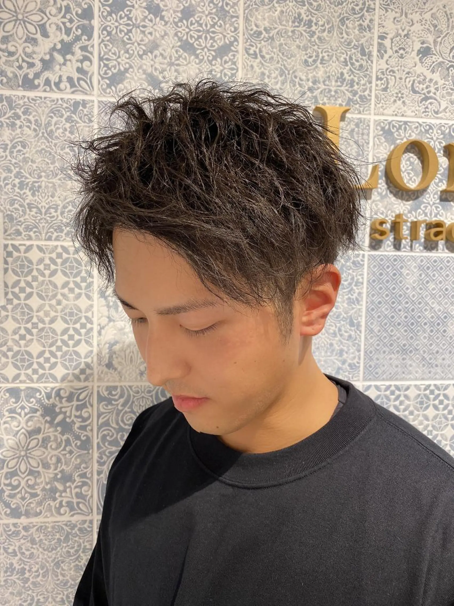 ショート パーマ メンズ メンズパーマ メンズツイストパーマ ツイストパーマ カット パーマ トリートメント lond strada所属・🌟モテ髪ショート 🌟店長　津賀涼のヘアスタイル