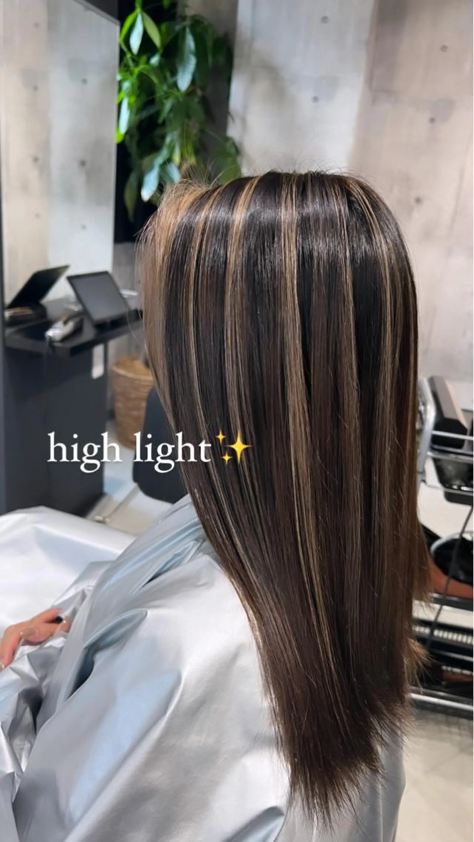 セミロング カラー ヘアアレンジ ハイライトカラー 3Dハイライト ハイライト カット ヘアカラー トリートメント 髪質改善_WHITE RYUSUKEのヘアスタイル