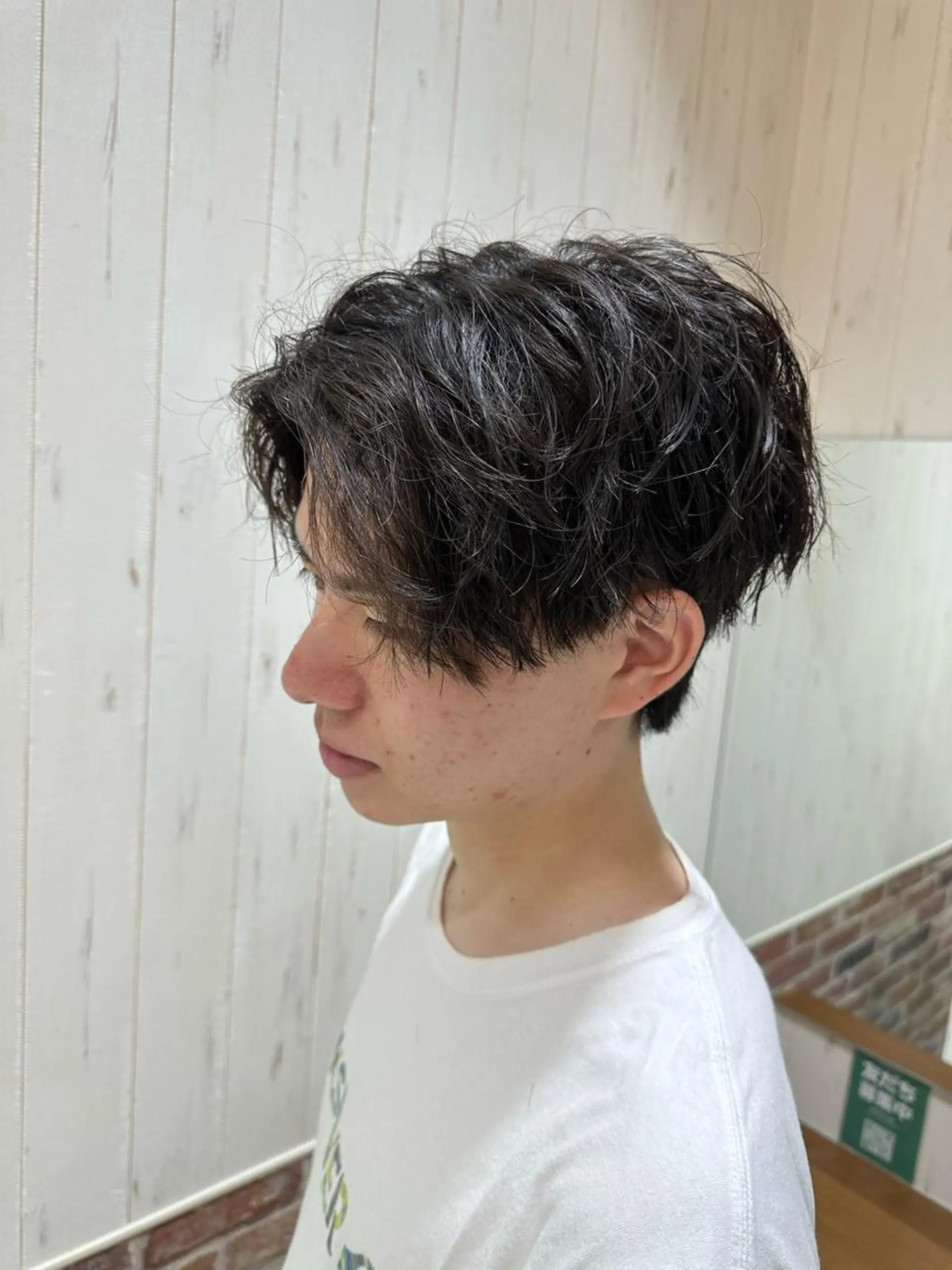 ミディアム パーマ メンズ ミディアムパーマ メンズブリーチ ダウンパーマ メンズハイライト メンズインナーカラー パーマ brace立花店所属・中嶋 紘夢のヘアスタイル