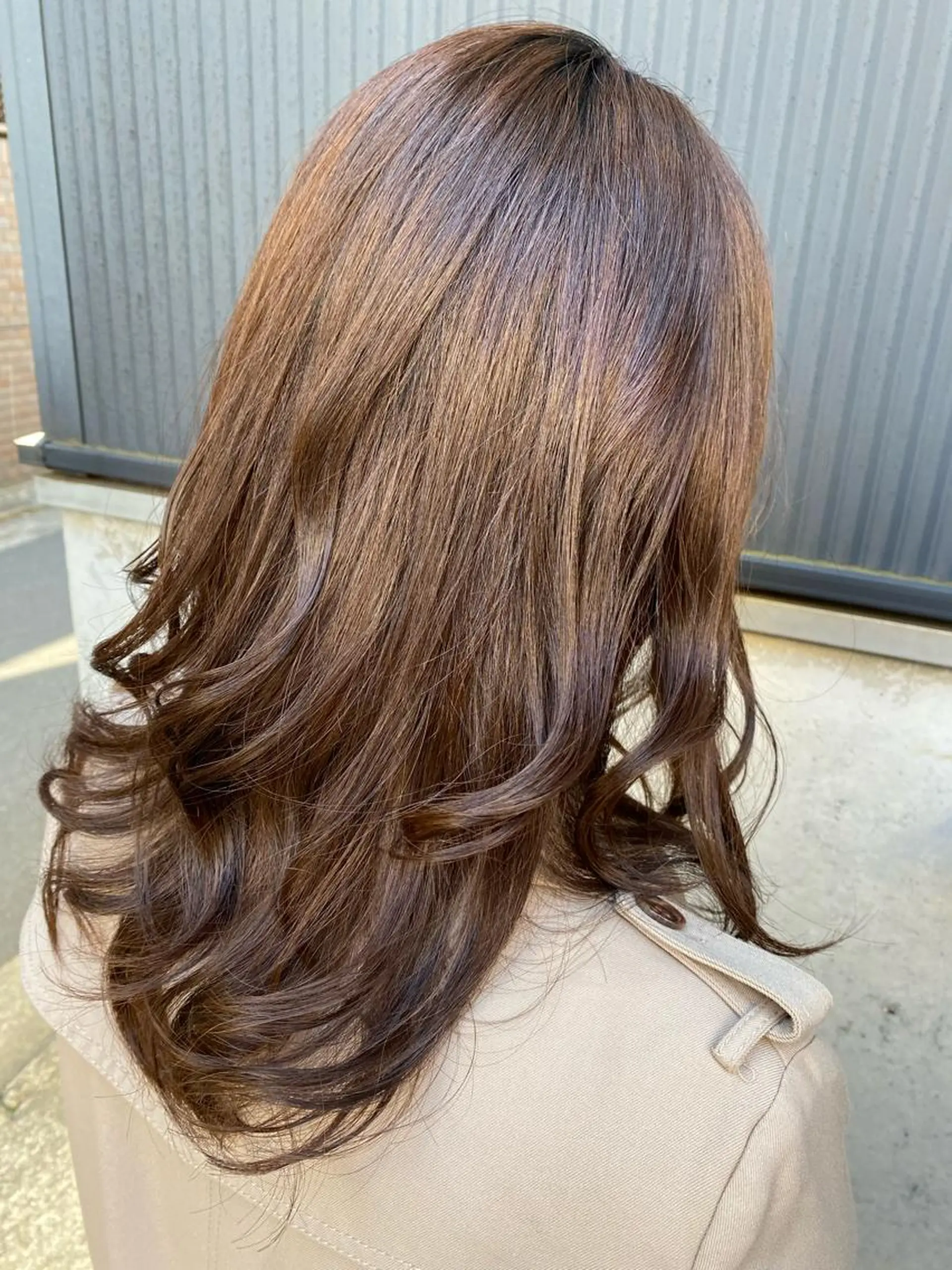 セミロング カット ヘアカラー 勝沼 佑季のヘアスタイル