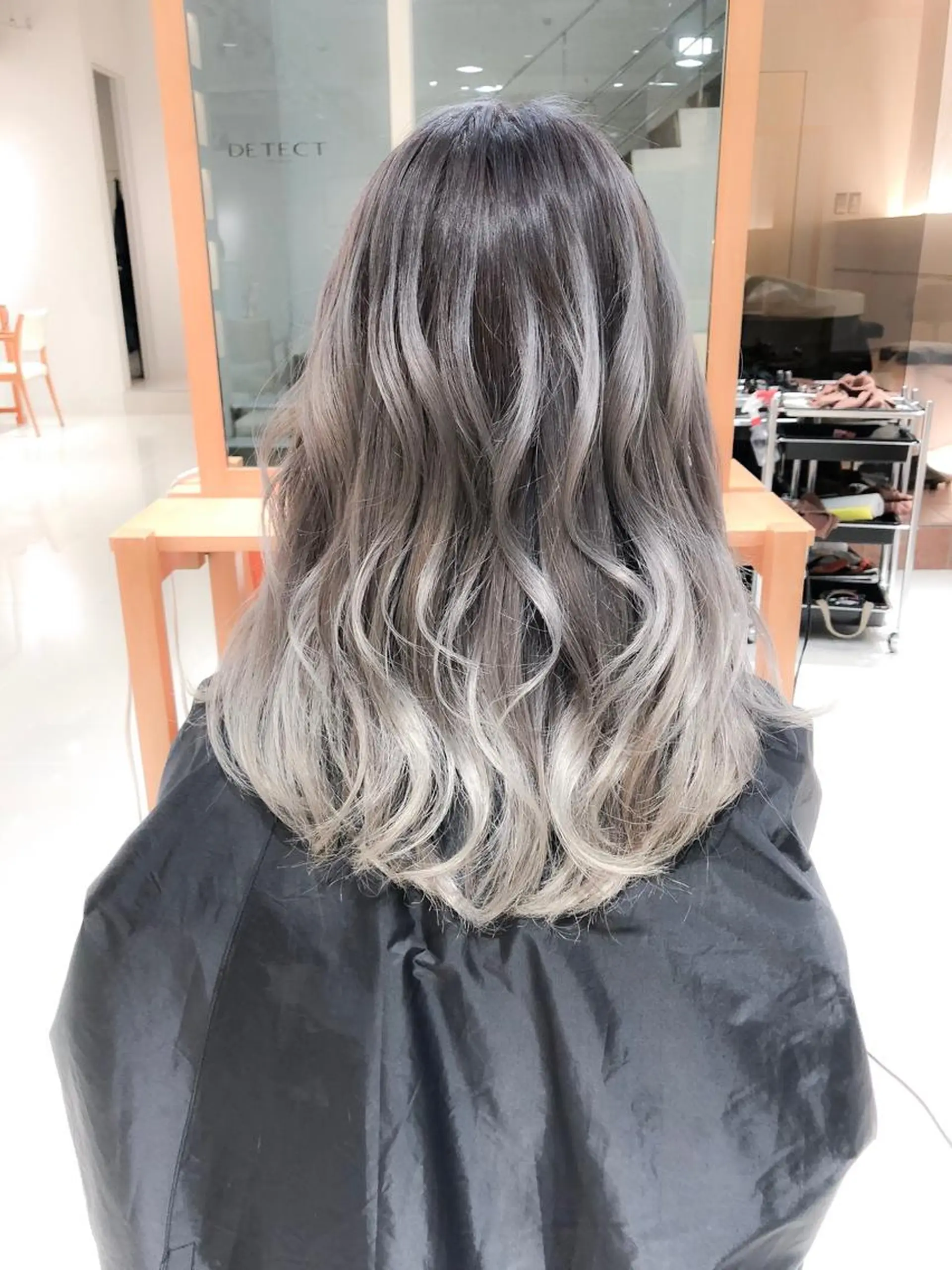 ミディアム カラー アッシュ アッシュグレー アッシュグレージュ グレージュ ホワイトアッシュ ヘアカラー トリートメント モテ髪透明感❤️ デイズヘアカラーのヘアスタイル