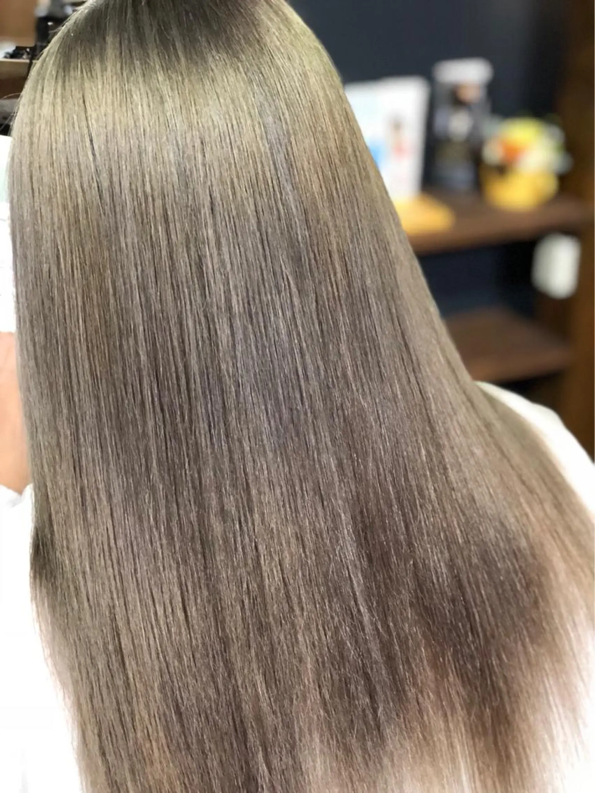 セミロング ヘアカラー トリートメント BuzZ所属・西村 雄二のヘアスタイル