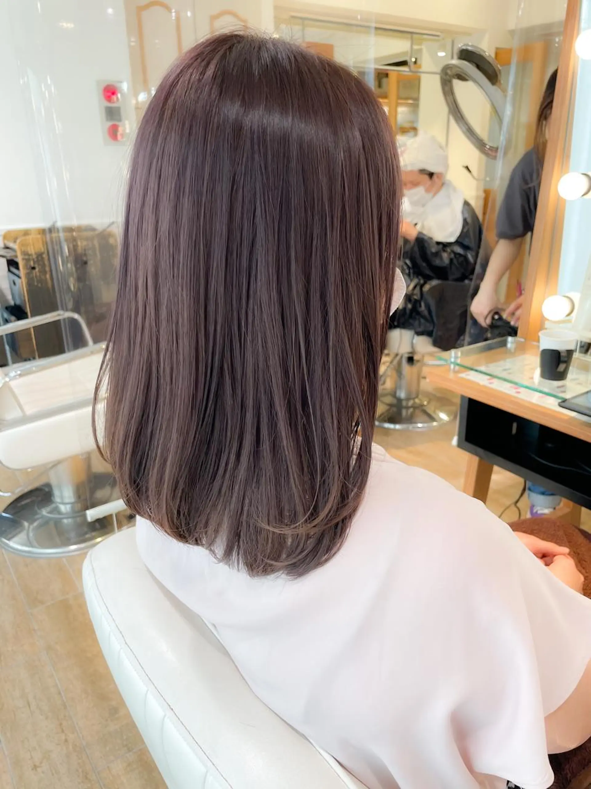 セミロング カラー ブリーチ ブリーチなしカラー カット ヘアカラー ✨カラー支持No.1 🧸ワキ カナコ🧸のヘアスタイル