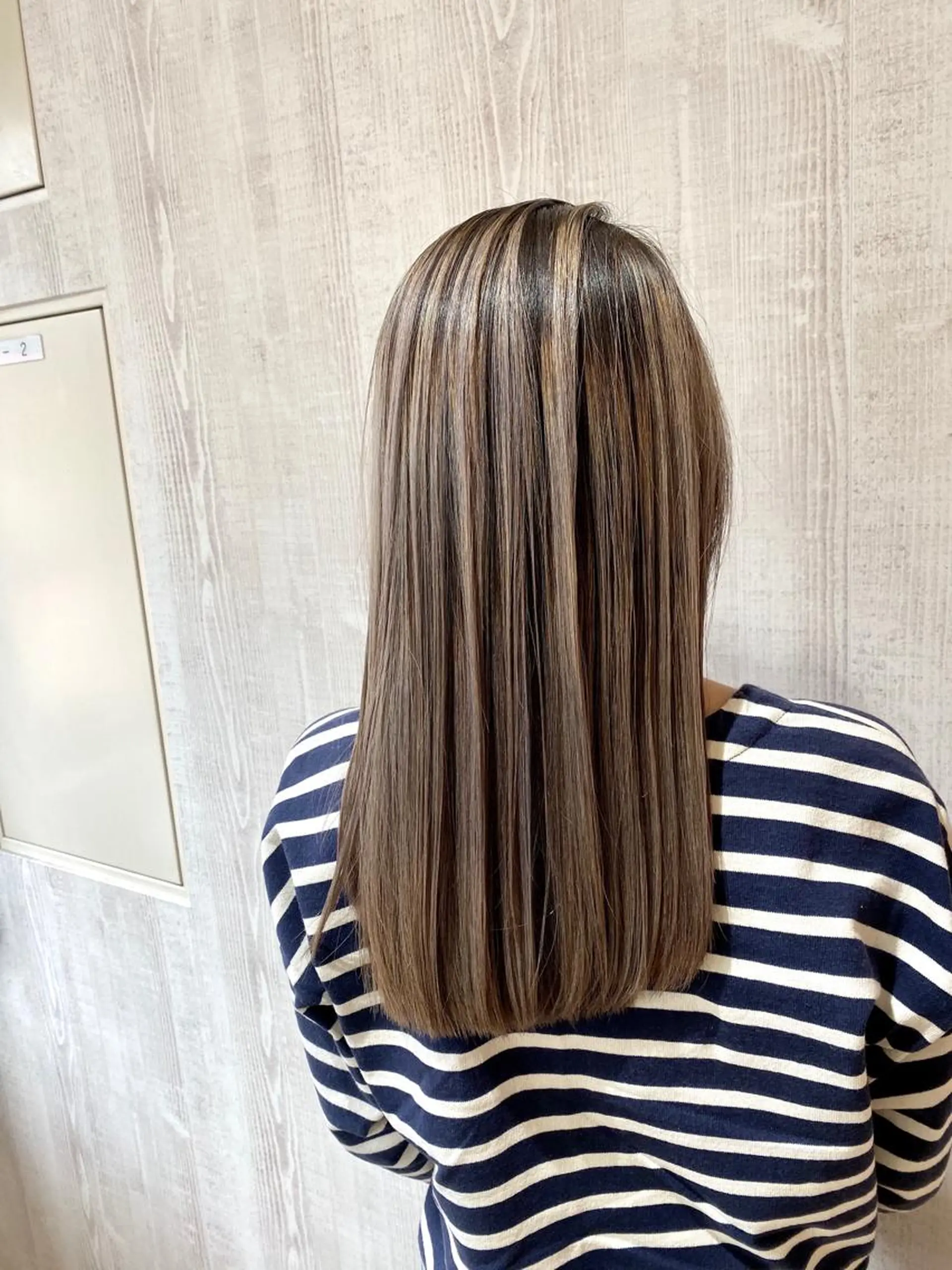 セミロング ハイライト レイヤーカット ヘアカラー トリートメント Kazu .Kのヘアスタイル