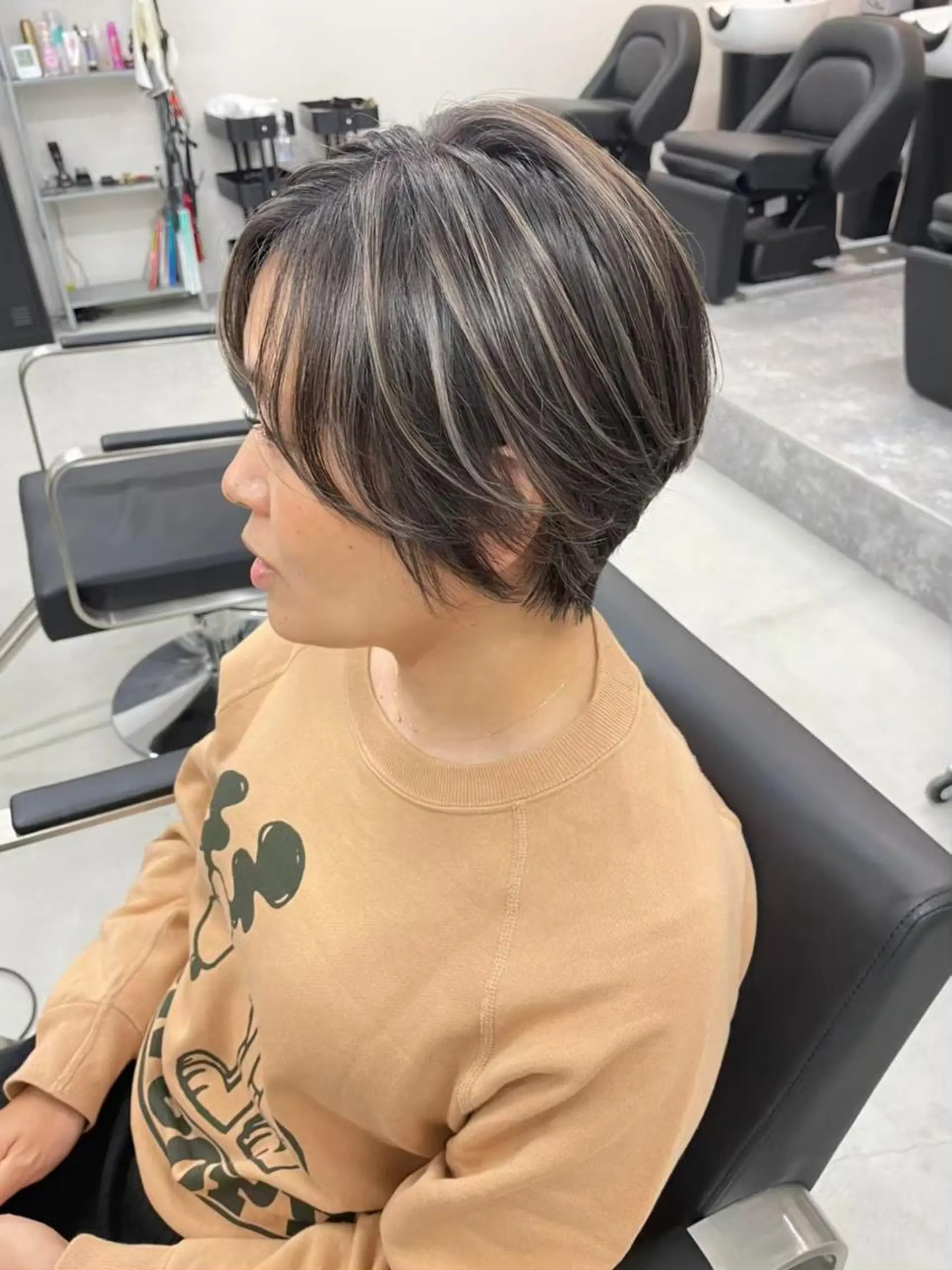 ミディアム カラー パーマ ヘアアレンジ ネイル マツエク・マツパ アイブロウ ショートボブ ミディアムパーマ バレイヤージュ ブリーチ ケアブリーチ カラー特化サロン大阪 ルービック江坂/新城のヘアスタイル