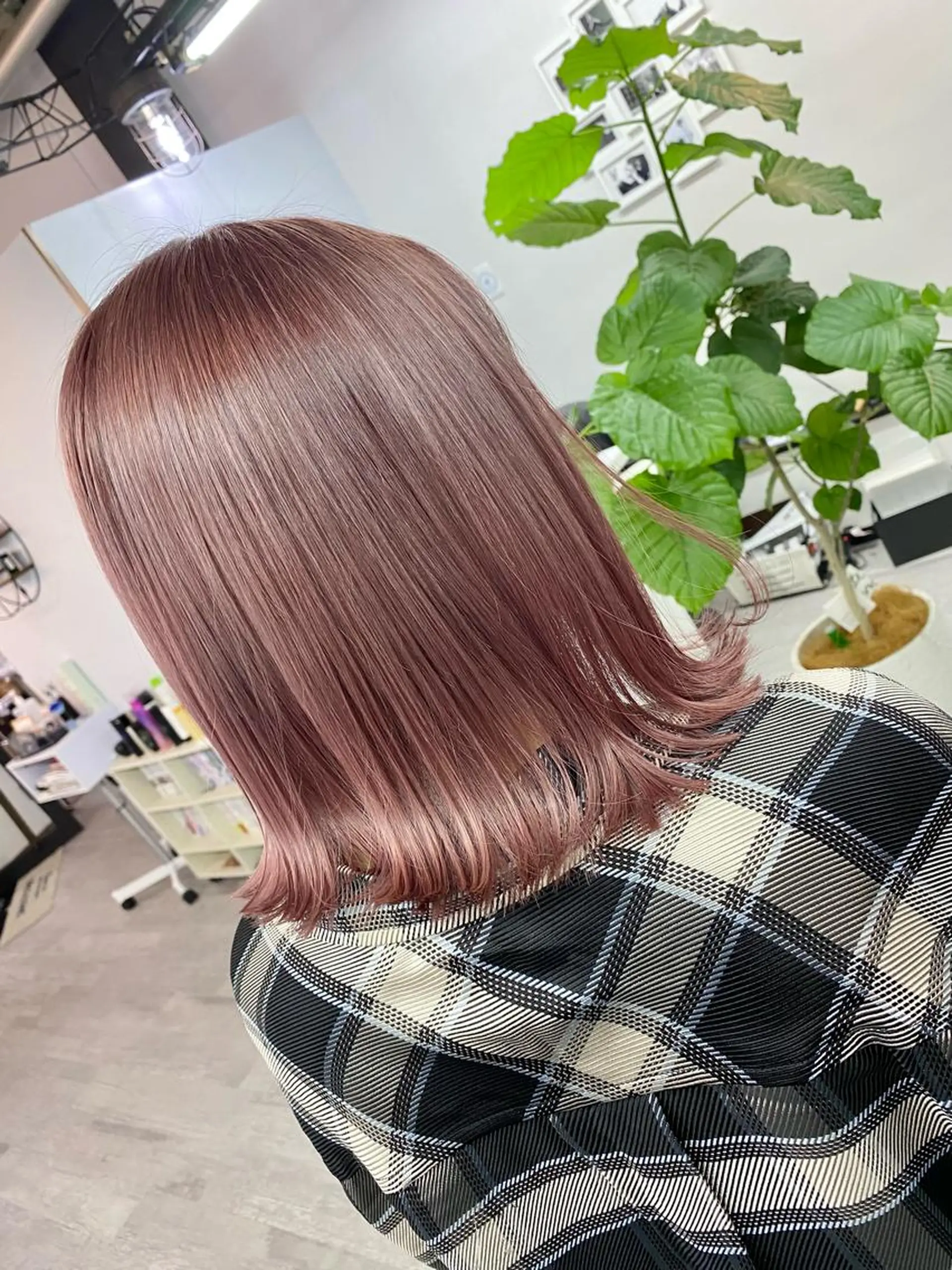 ミディアム カラー ヘアカラー トリートメント 名畑 裕貴のヘアスタイル
