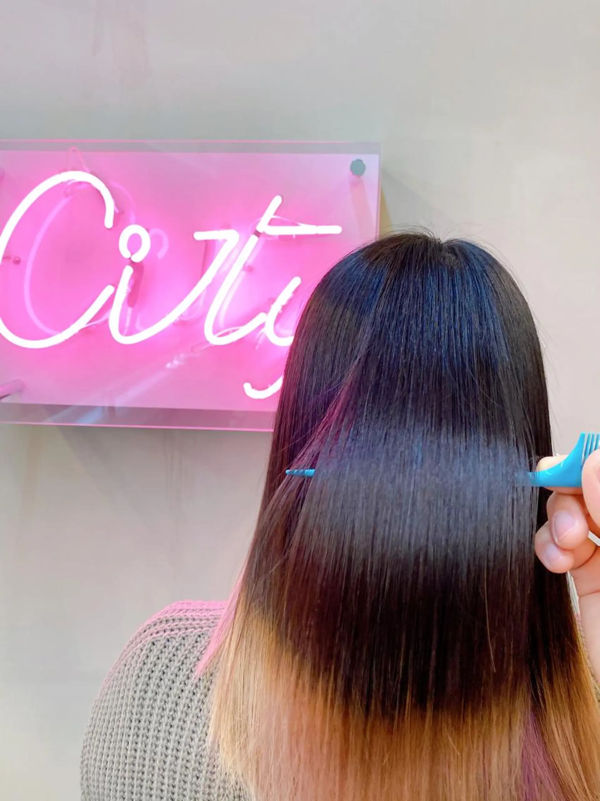 セミロング カラー ブリーチ デザインカラー トリートメント 酸熱トリートメント カット ヘアカラー トリートメント 透明感・ハイトーン・ 艶カラー/若林のヘアスタイル