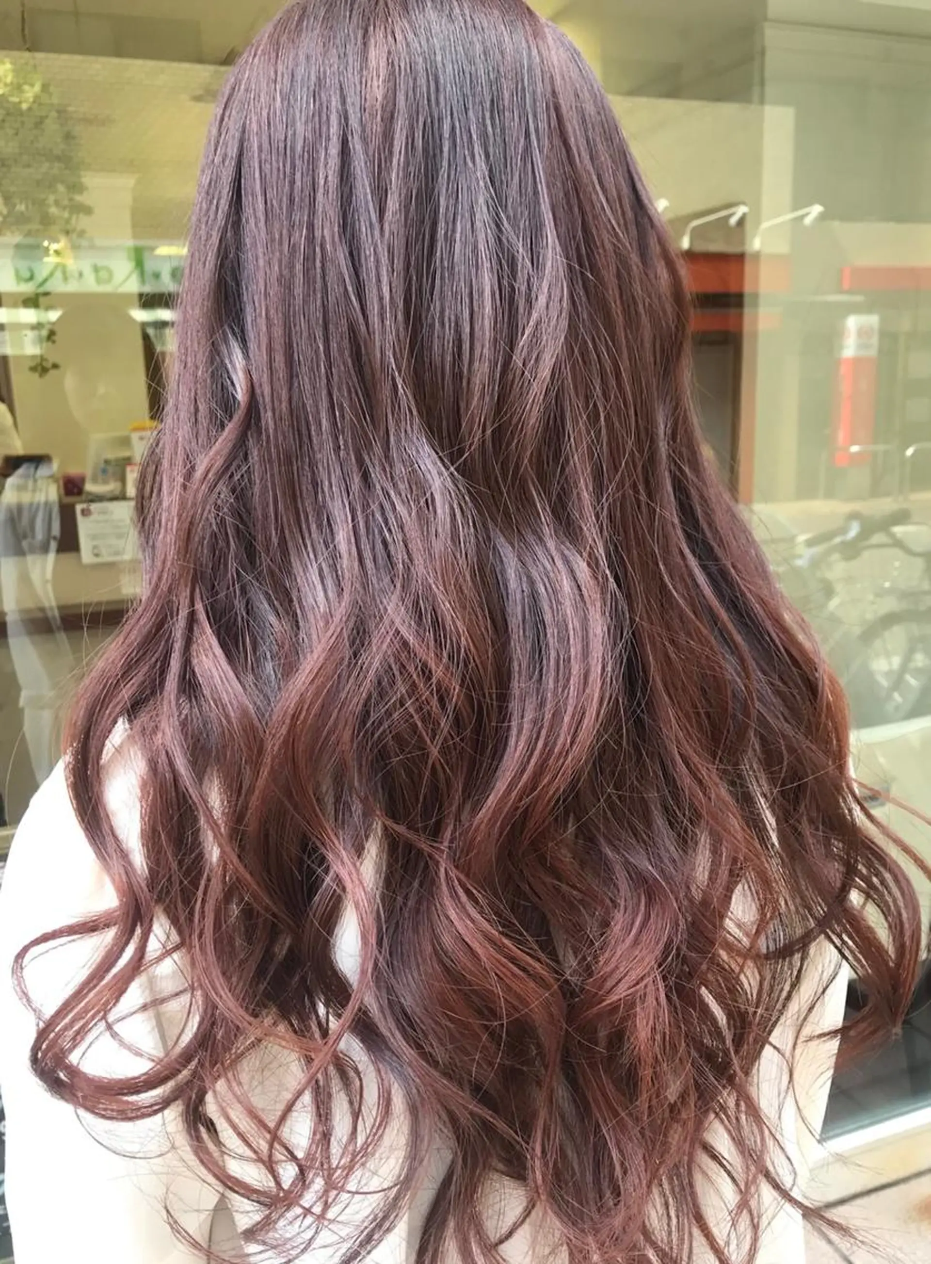 ロング カラー 齊藤 久恵のヘアスタイル