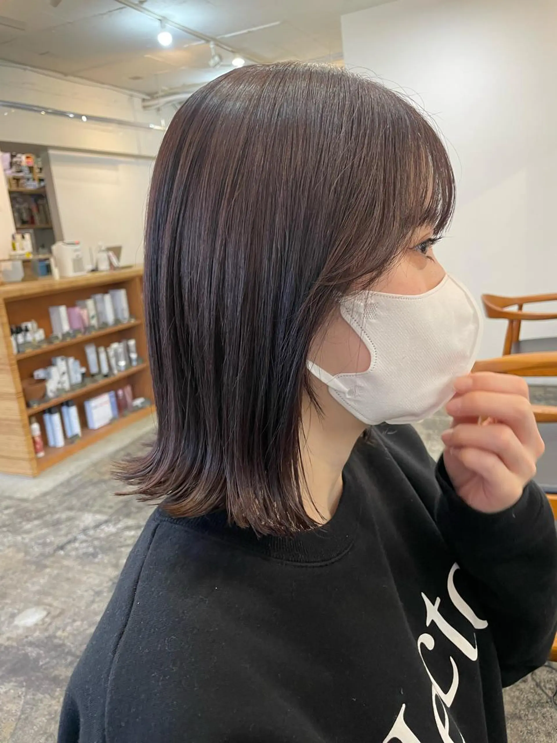 ミディアム カラー ブラウンカラー チョコレートブラウン カット ヘアカラー トリートメント 【arc】Ruri コテ巻き風パーマのヘアスタイル