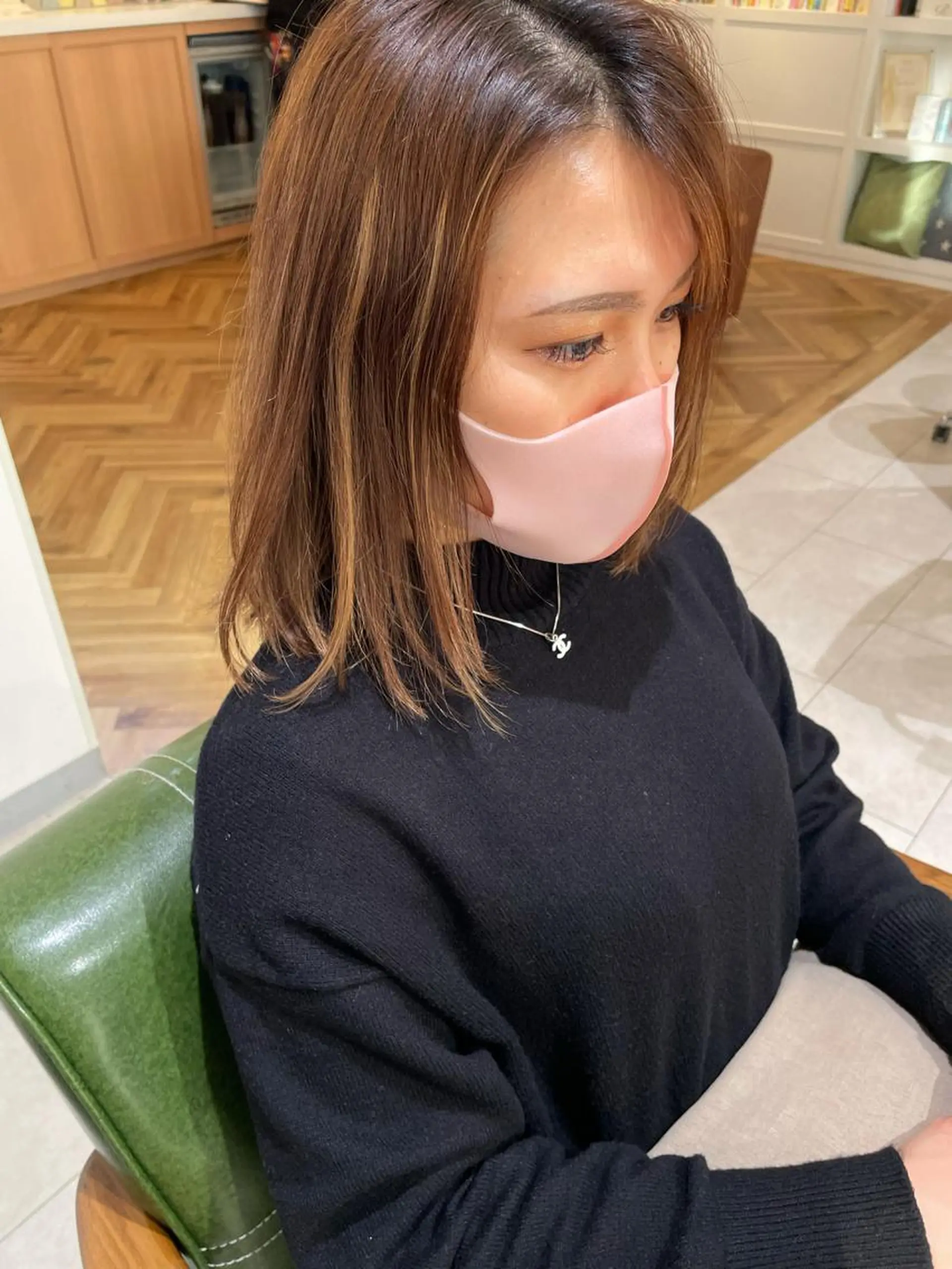 ミディアム カラー ブリーチ グレージュ ハイライトカラー 顔まわりレイヤー 顔周りカット カット ヘアカラー トリートメント ヘッドスパ 過去一の柔髪ヘア 🌿IVYjoureのヘアスタイル