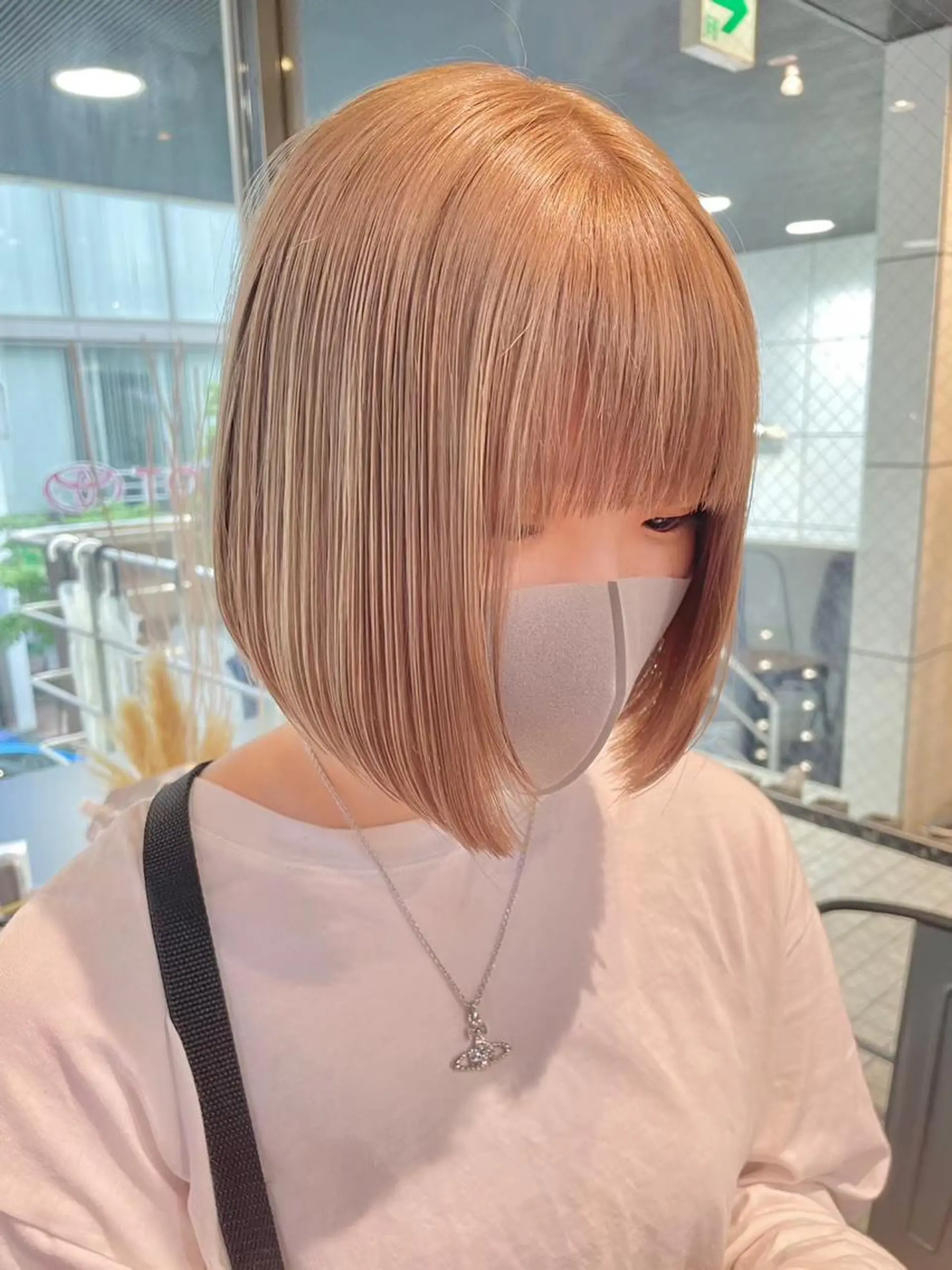 ショート カラー ベージュカラー 黒髪 ブリーチ ブルーカラー ブルーブラック ニュアンスネイル パーマ/コトミ🐸のヘアスタイル