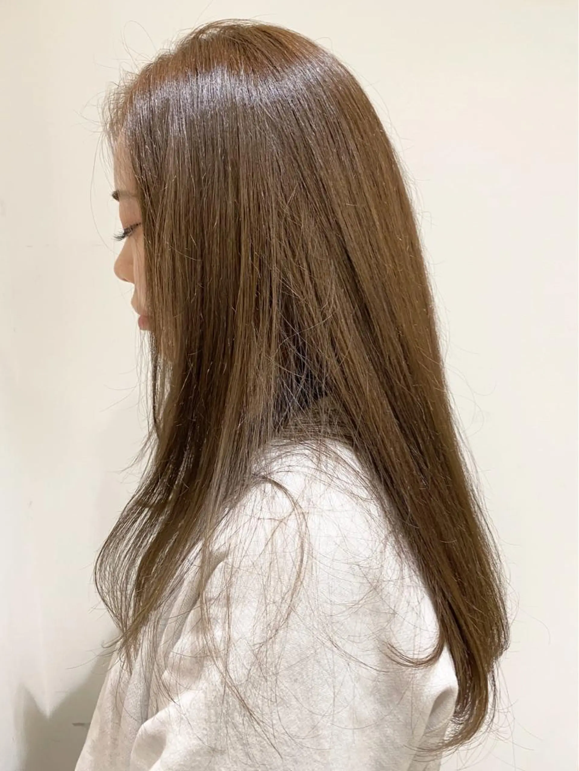 ロング カラー ベージュカラー ミルクティーベージュ カット ヘアカラー トリートメント KEN KENのヘアスタイル