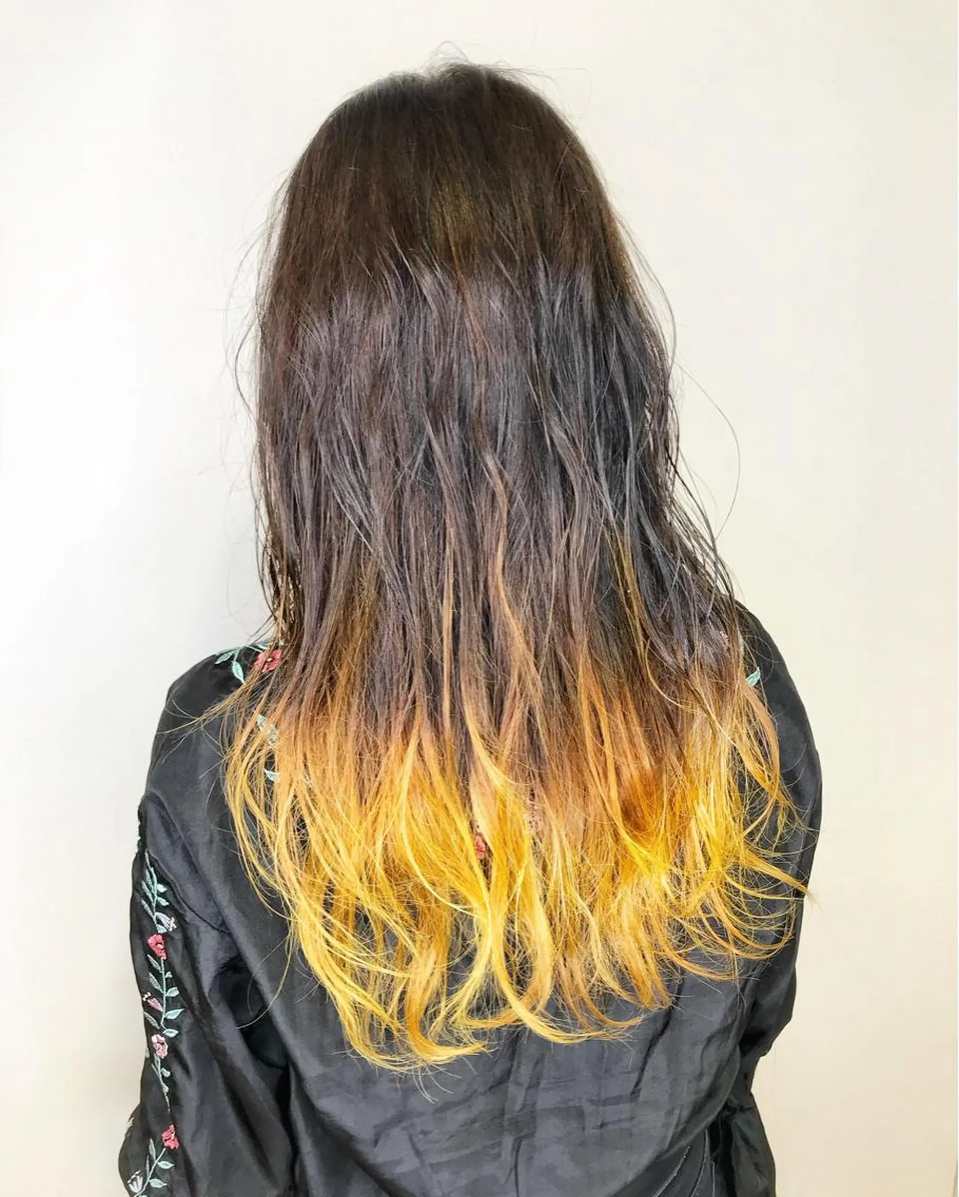 ロング カラー バレイヤージュ ブリーチ グラデーションカラー ハイライトカラー イルミナカラー ヘアカラー トリートメント MIRU by INCE HAIR所属・chiyo yasuのヘアスタイル