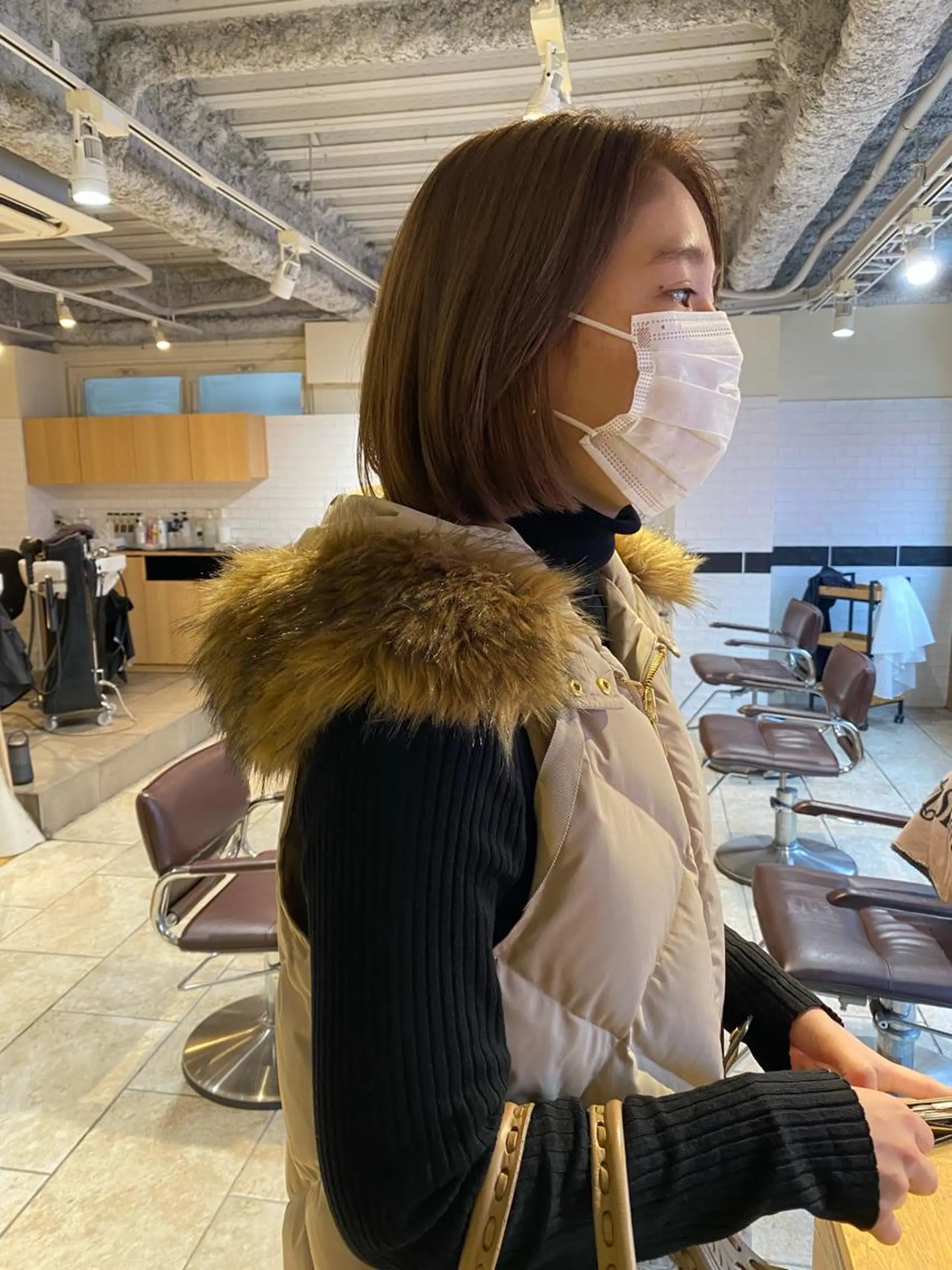 ショート カラー ベージュカラー io濱川 遥のヘアスタイル