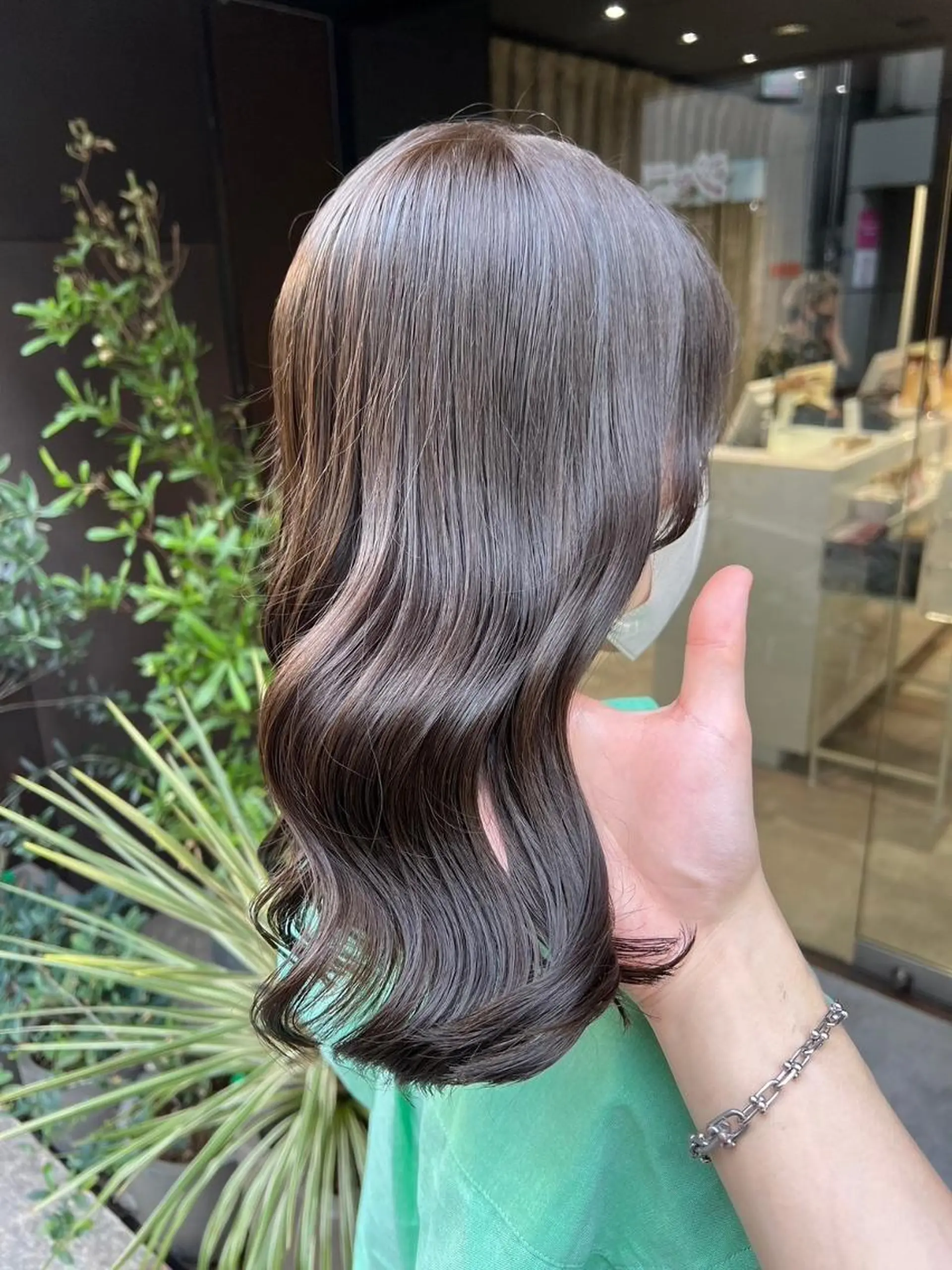 ミディアム カット ヘアカラー トリートメント 大川 有香のヘアスタイル
