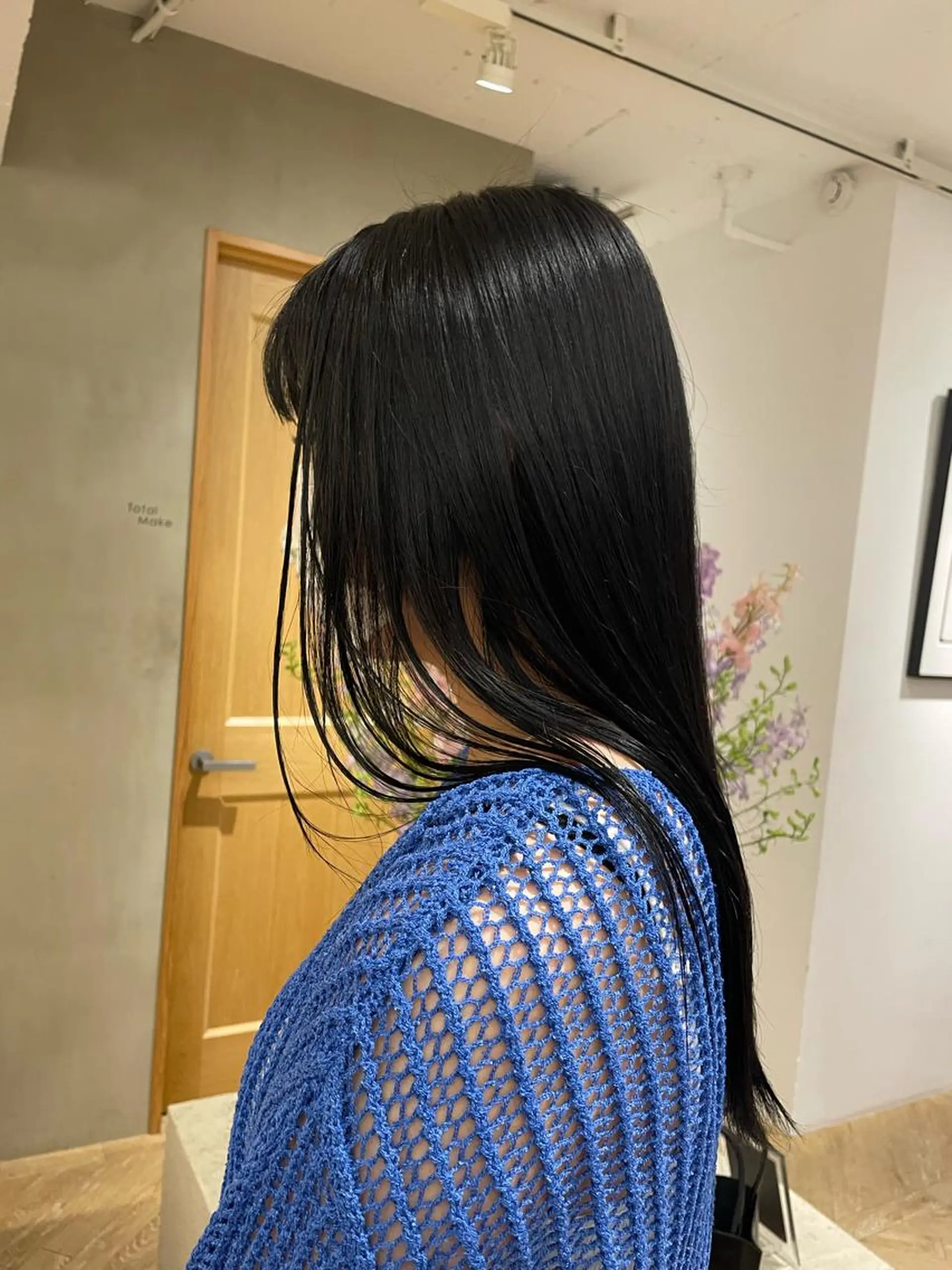 ロング カラー 黒髪 ブルーカラー ブルーブラック ロング LOREN/ miuのヘアスタイル