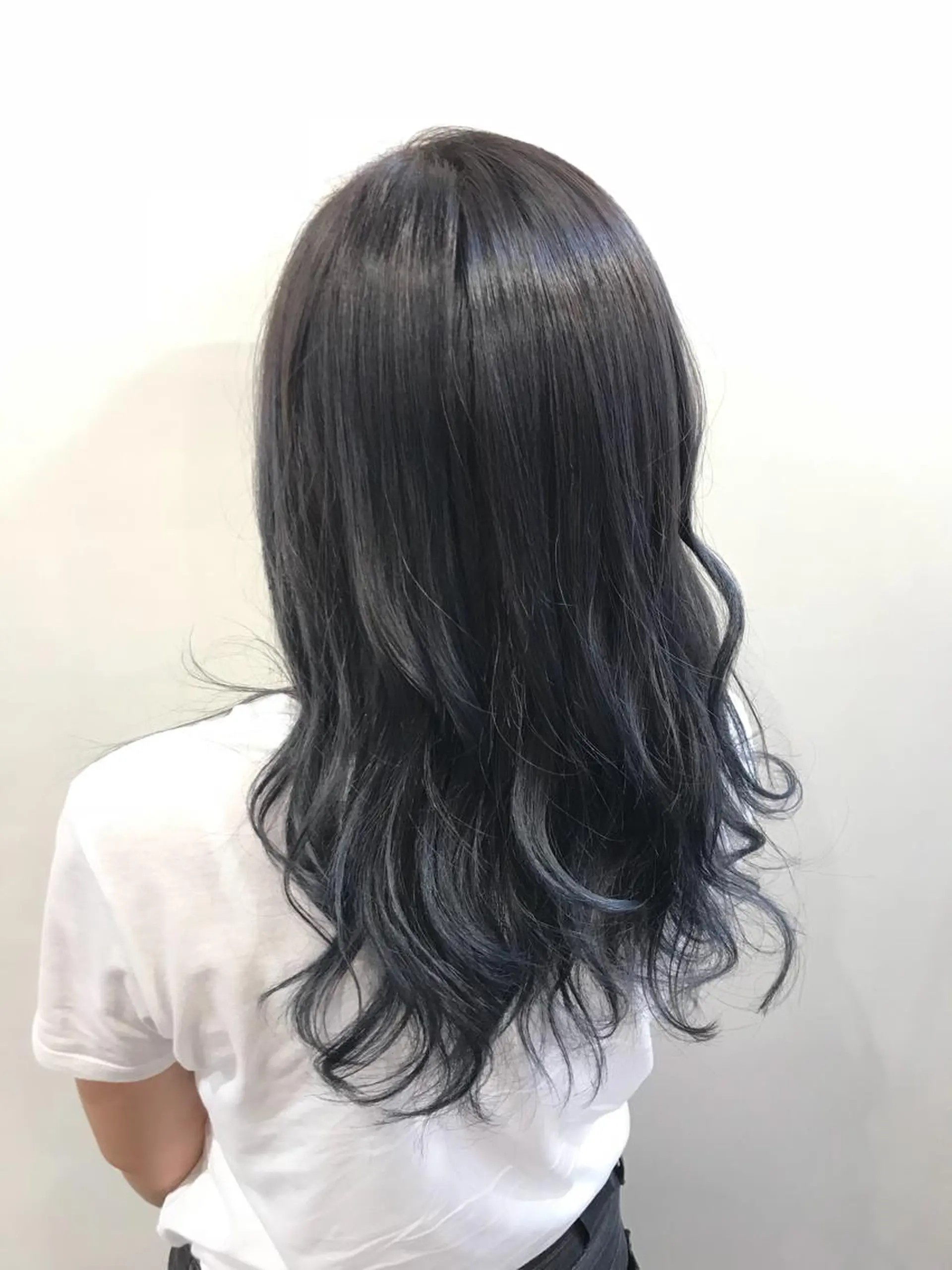 セミロング カラー 平尾 拓也のヘアスタイル