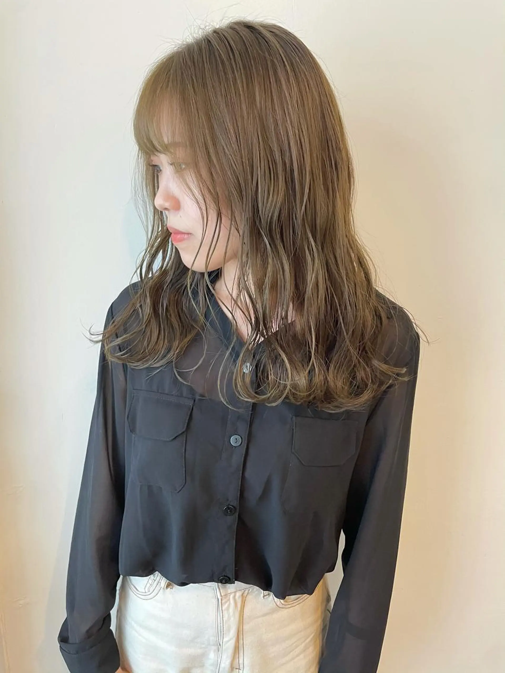 セミロング カラー 安藤 佑衣のヘアスタイル