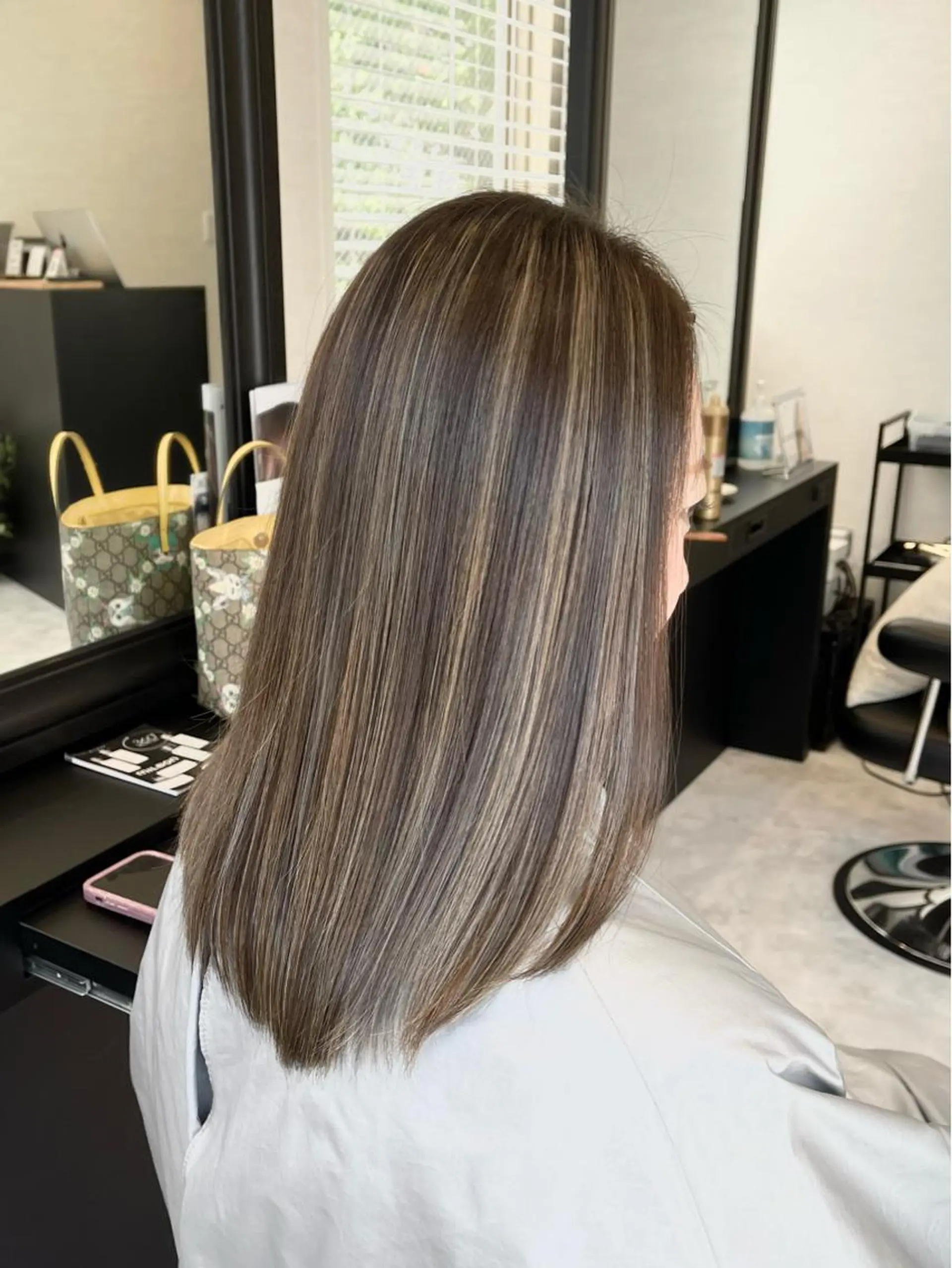 セミロング PERFECTION【パーフェクション】所属・N ミジーのヘアスタイル