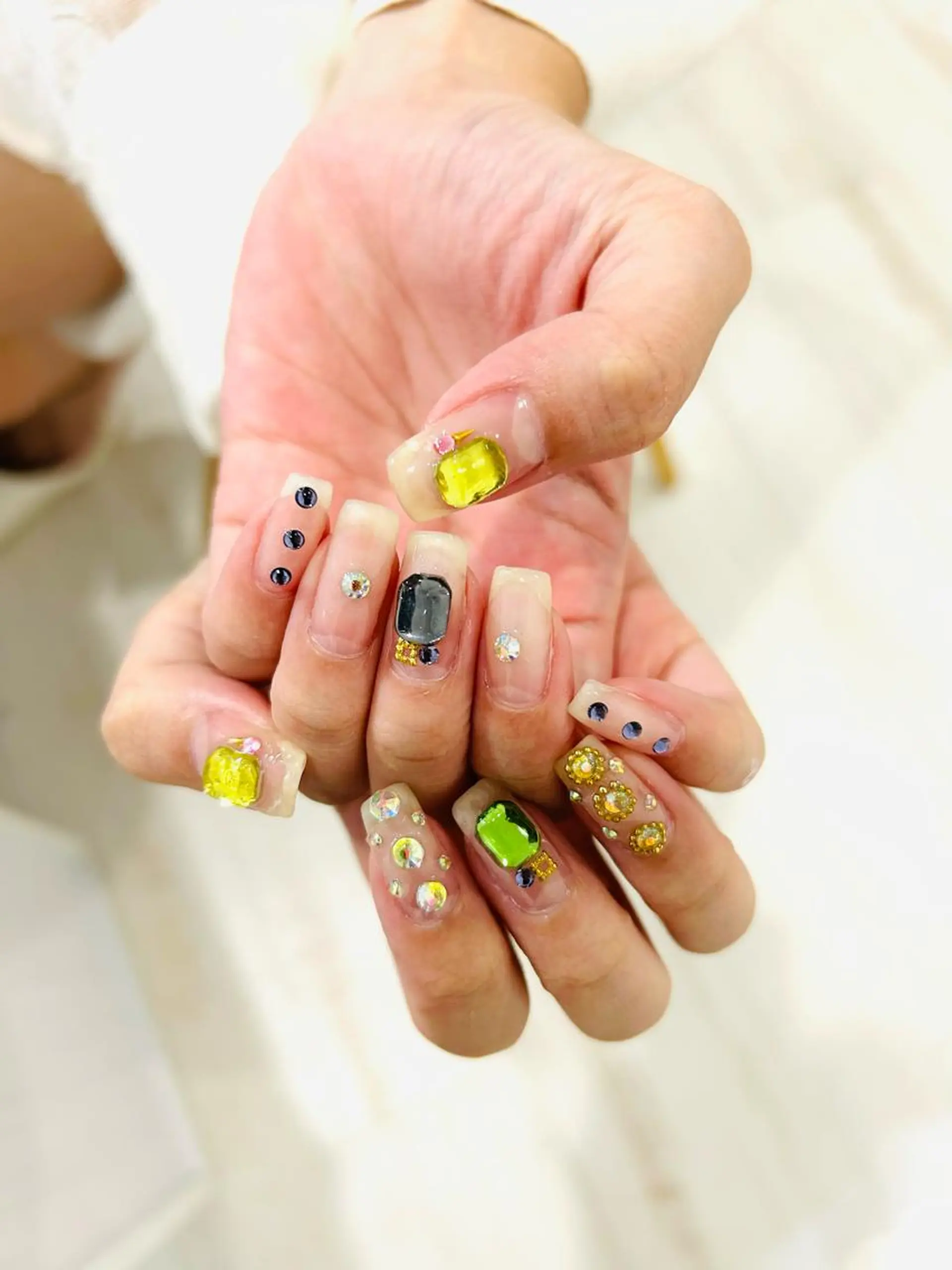 ネイル フラッシュネイル フットネイル フレンチネイル ラメ(グリッター) ラメグラデーション H3(エイチスリー)所属・H3 hitoのネイルデザイン