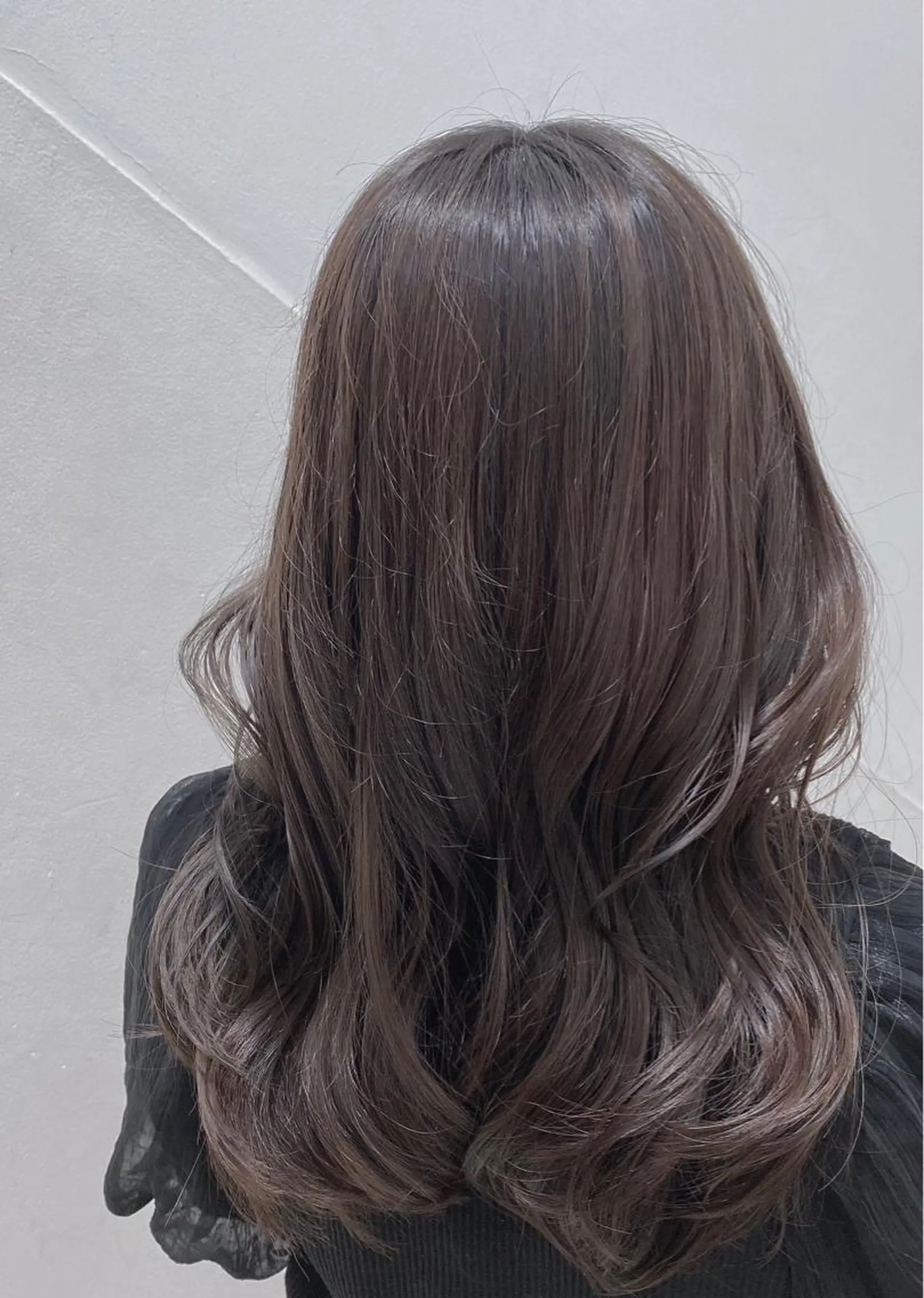 ロング カラー アディクシーカラー アッシュ グレージュ 外国人風カラー ✨くびれスタイル✨️ 戸嶋穂乃香のヘアスタイル