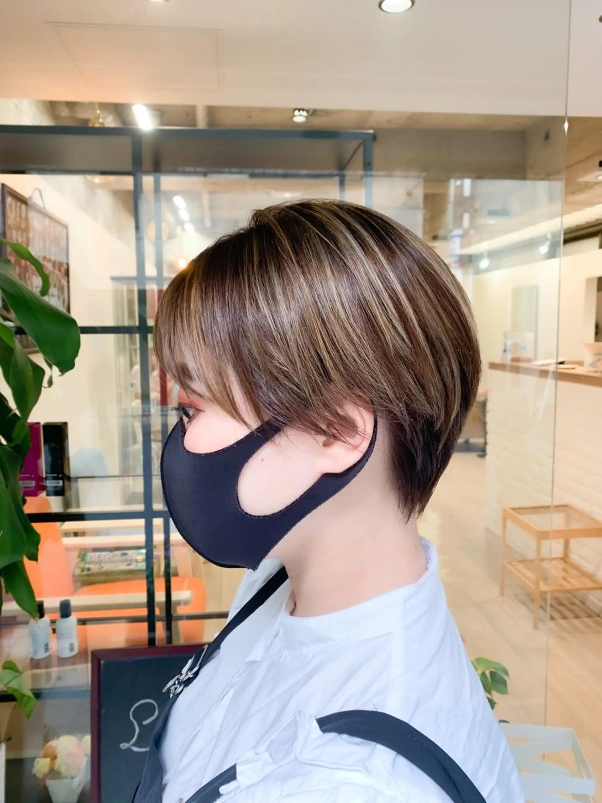 ショート カラー グレージュ ハイライトカラー ハイライト ヘアカラー えんどう みほのヘアスタイル