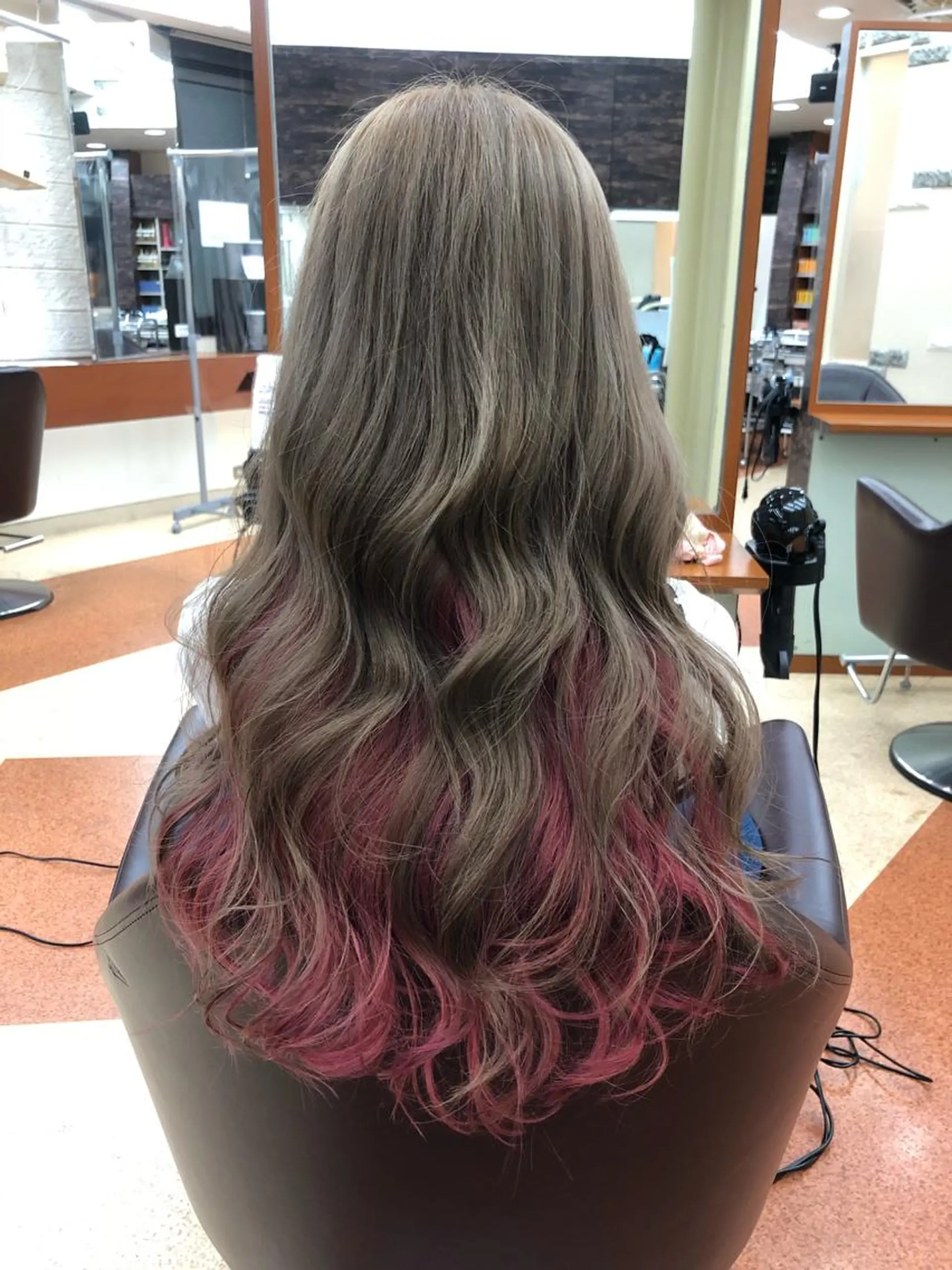 ロング 【ニュアンスカラー・ 髪質改善】スズキカナのヘアスタイル