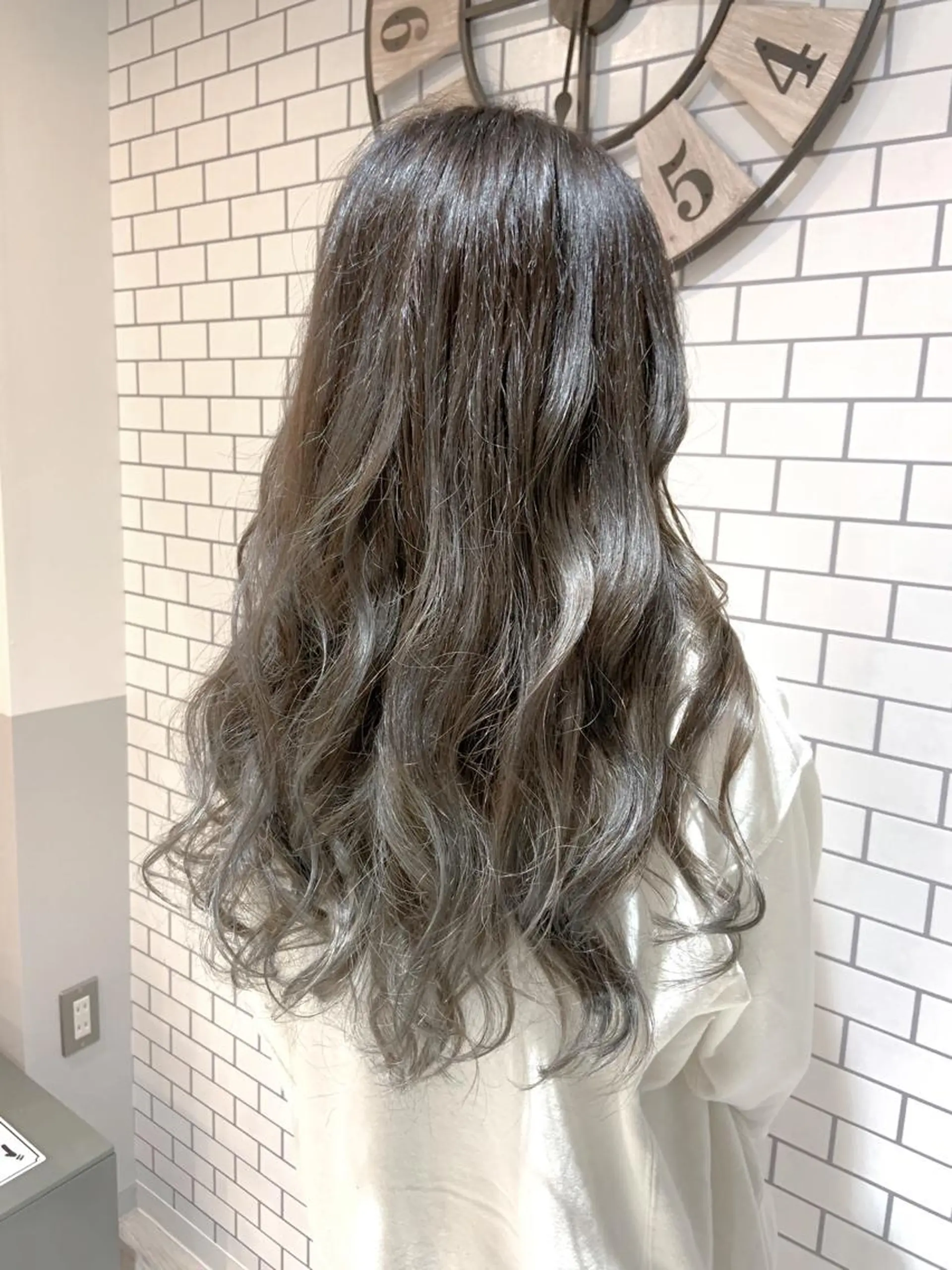 ロング カラー ヘアアレンジ ブリーチ 透明感カラー グラデーションカラー グレージュ カット ヘアカラー rita atelier 【リタ】所属・韓国hair🦋 Nanaのヘアスタイル