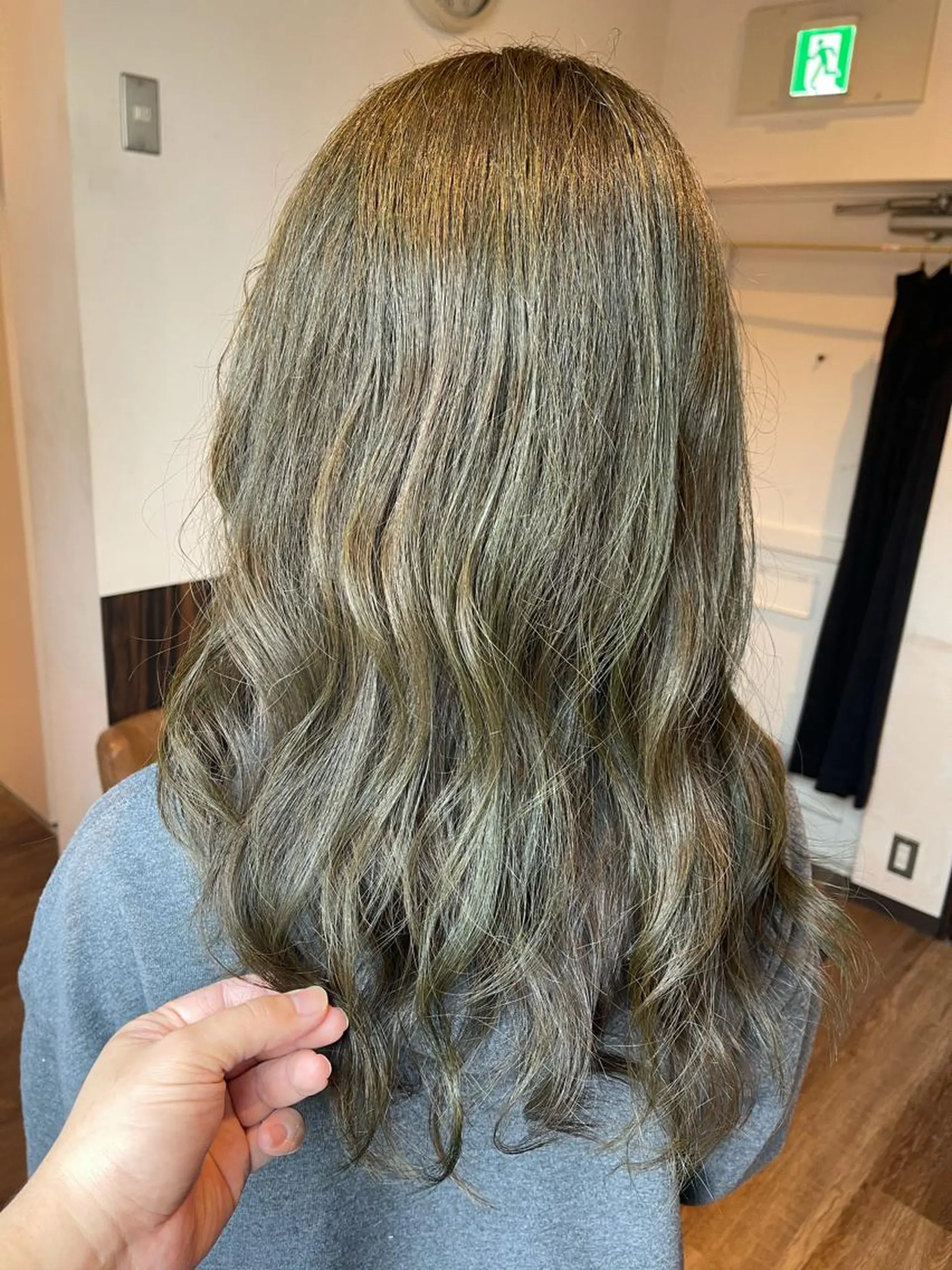 セミロング カラー カット ヘアカラー 艶髪特化美容師 白岩　悟のその他イメージ