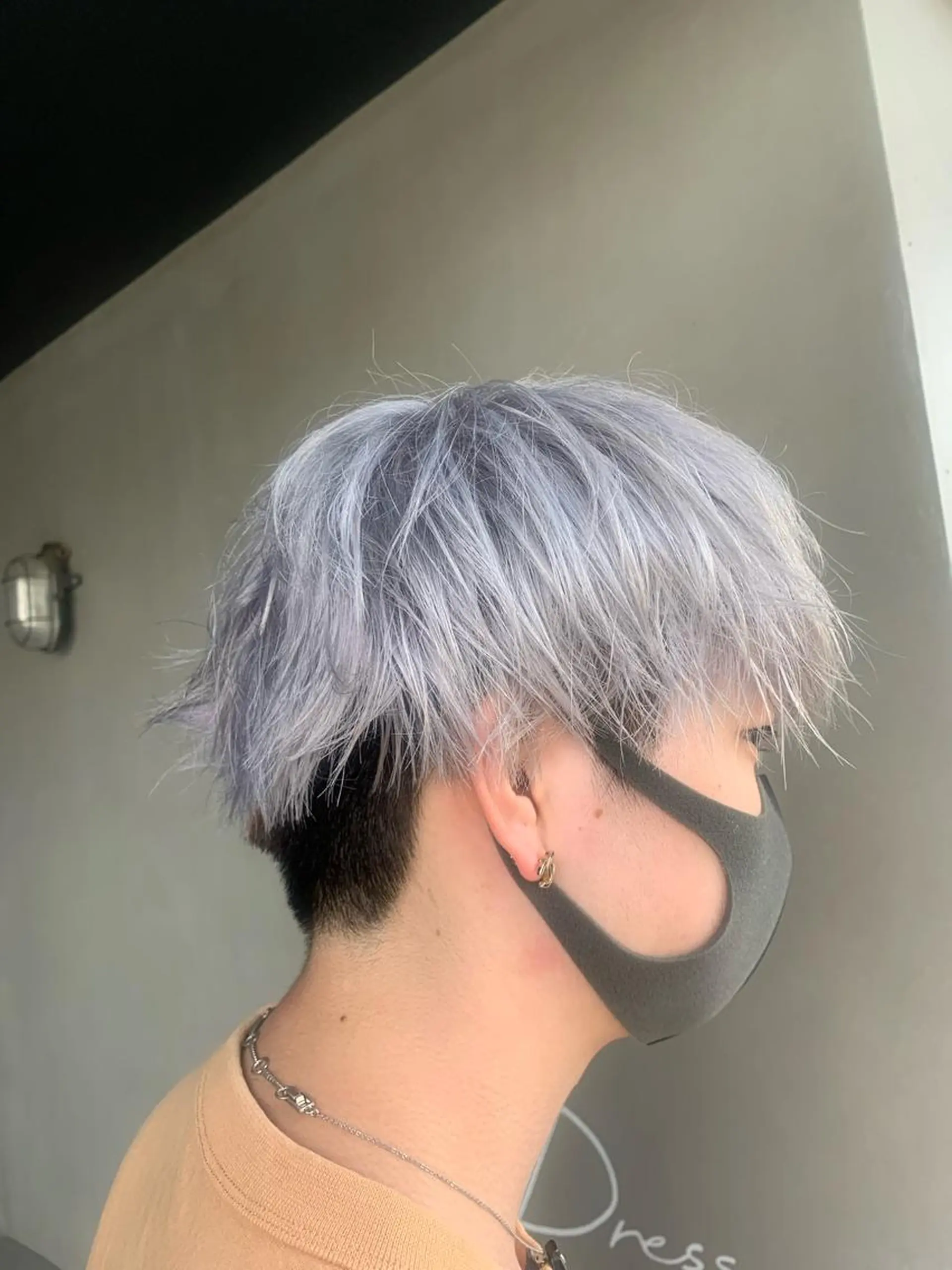 ミディアム カラー シルバー ヘアカラー 福崎 真奈のヘアスタイル