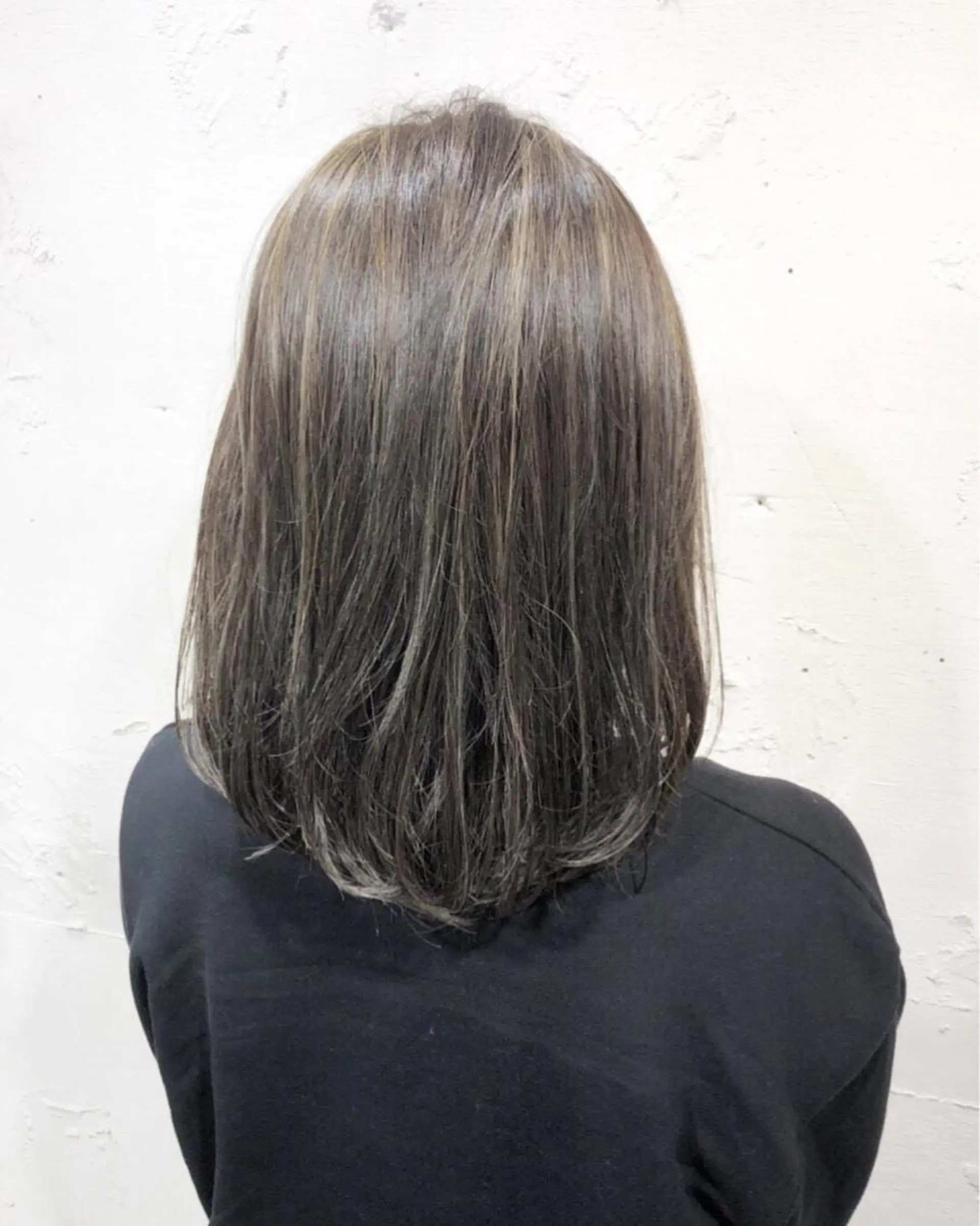ミディアム カラー ヘアアレンジ グレージュ ハイライトカラー ハイライト ✨艶髪✨透明感✨ 山内大樹のヘアスタイル